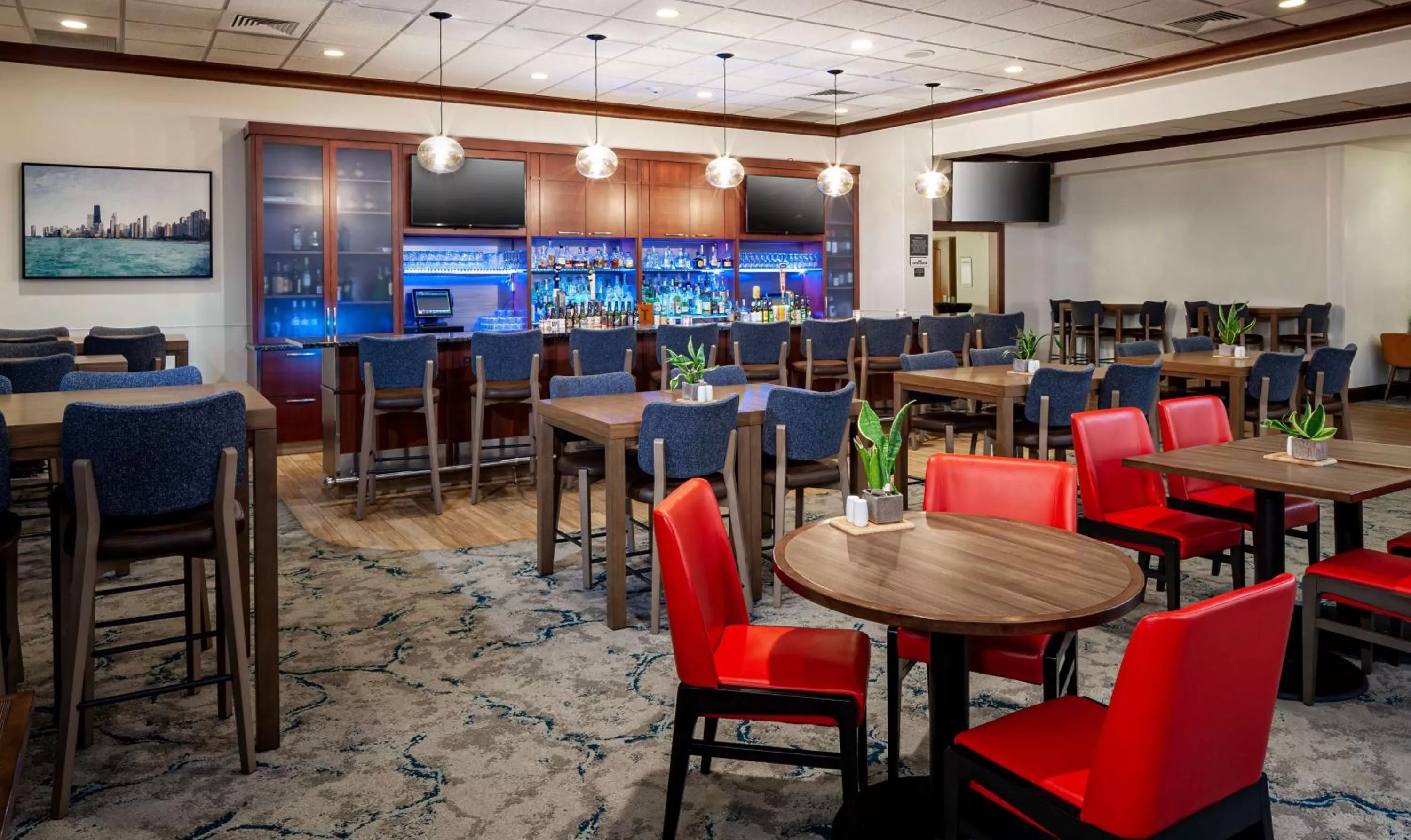 Lounge or bar in Hilton Garden Inn Chicago O'Hare Airport