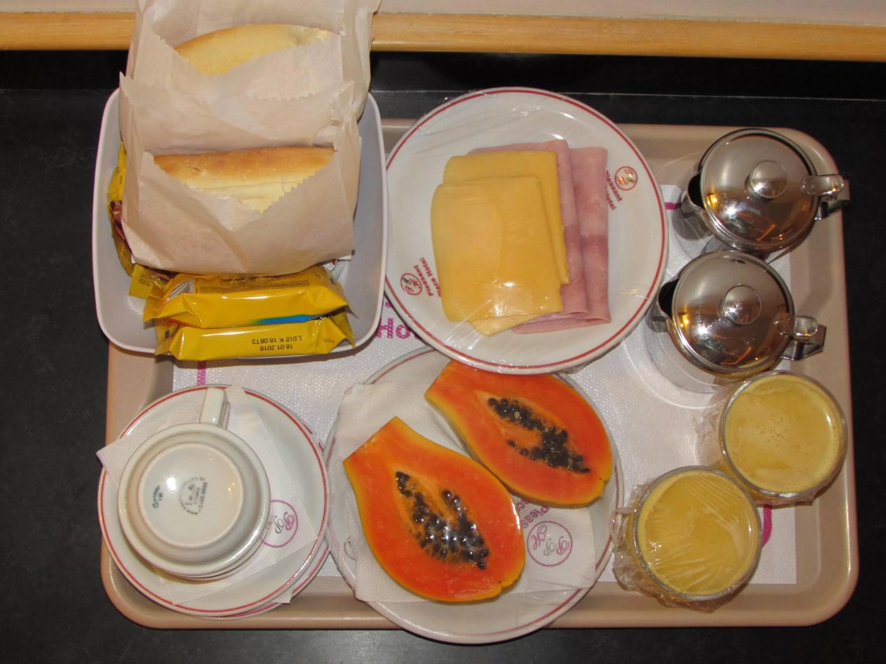 Food and drinks, Food in Pleasant Place Hotel