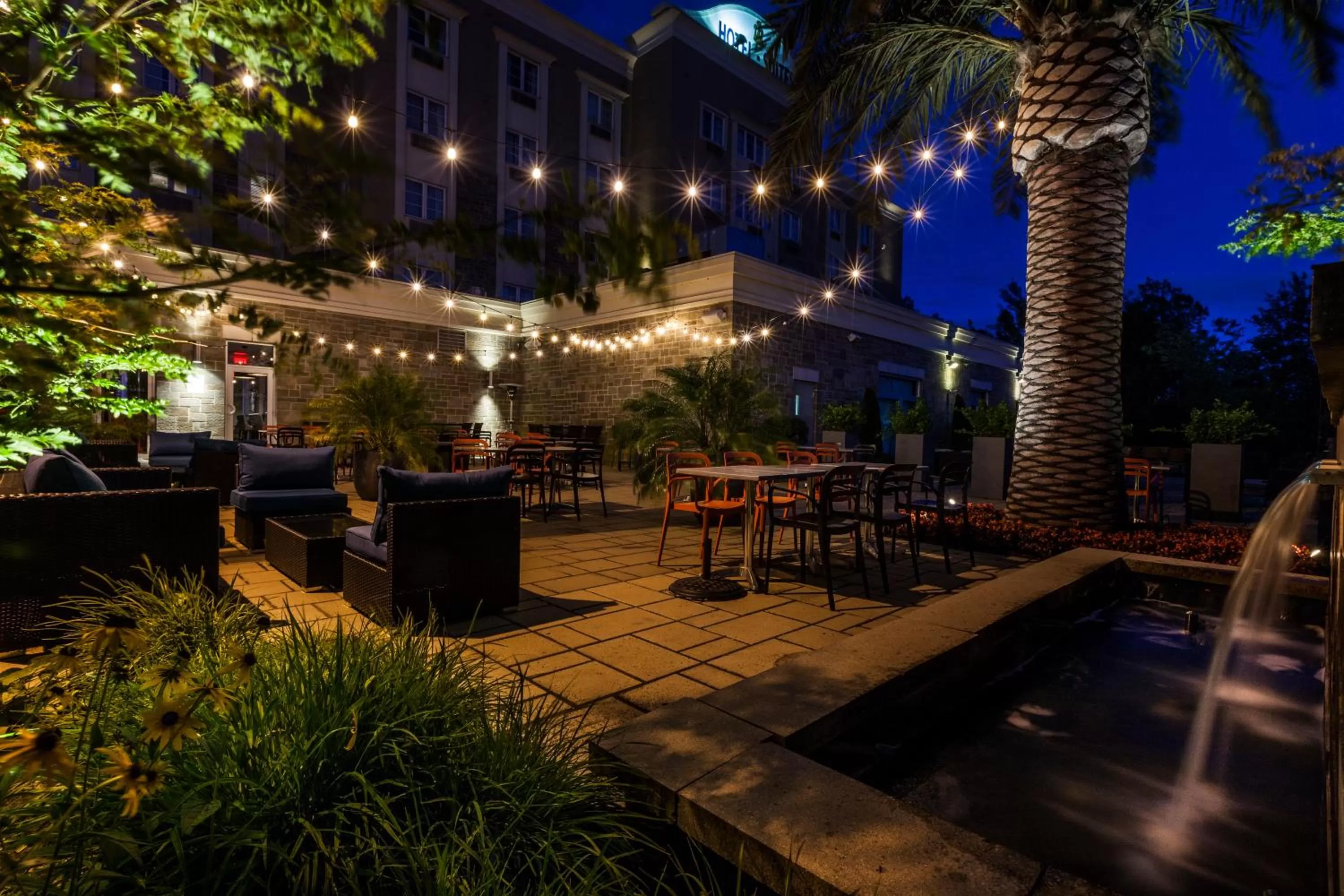 Balcony/Terrace in Imperia Hôtel et Suites Terrebonne