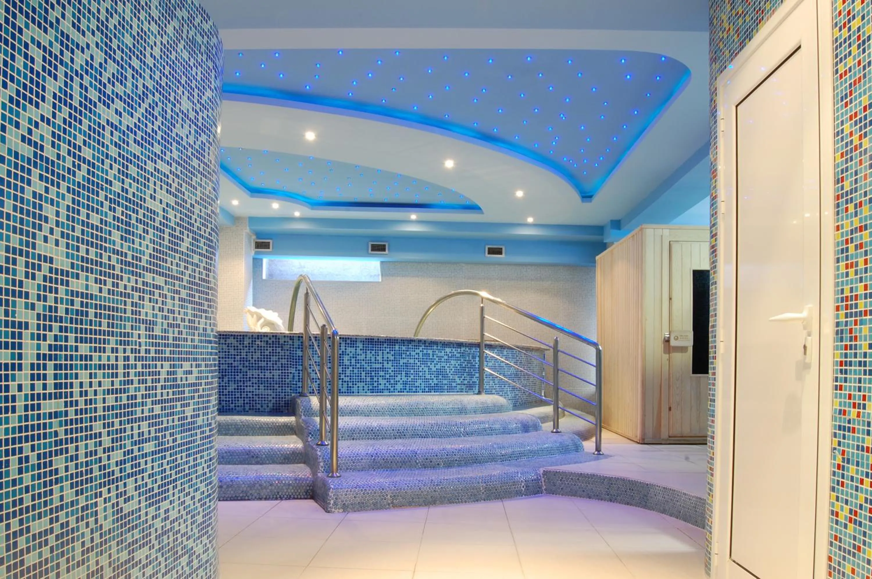 Sauna, Bed in Royal View Hotel and SPA