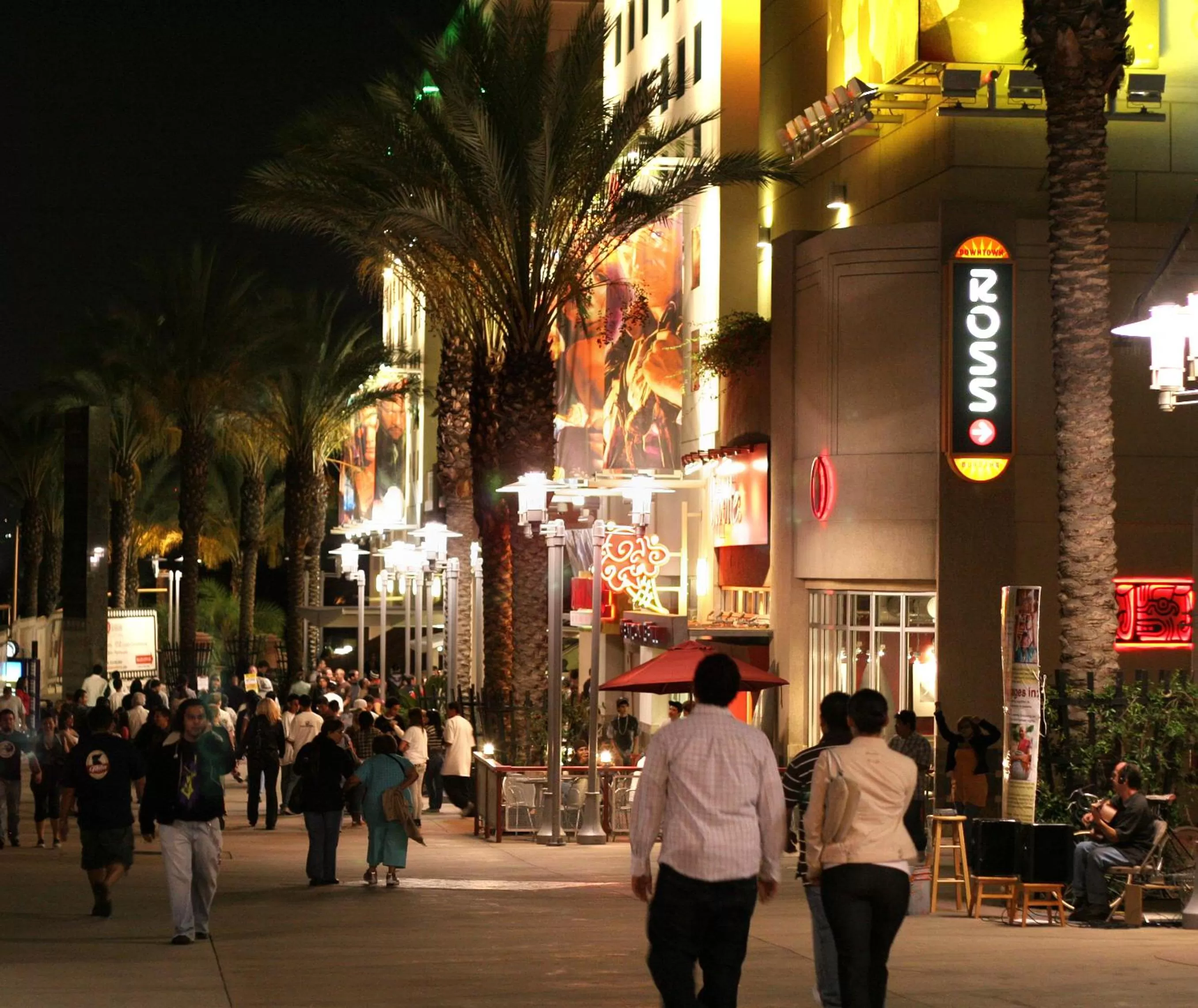 Restaurant/places to eat in Safari Inn Burbank-Universal, a Coast Hotel