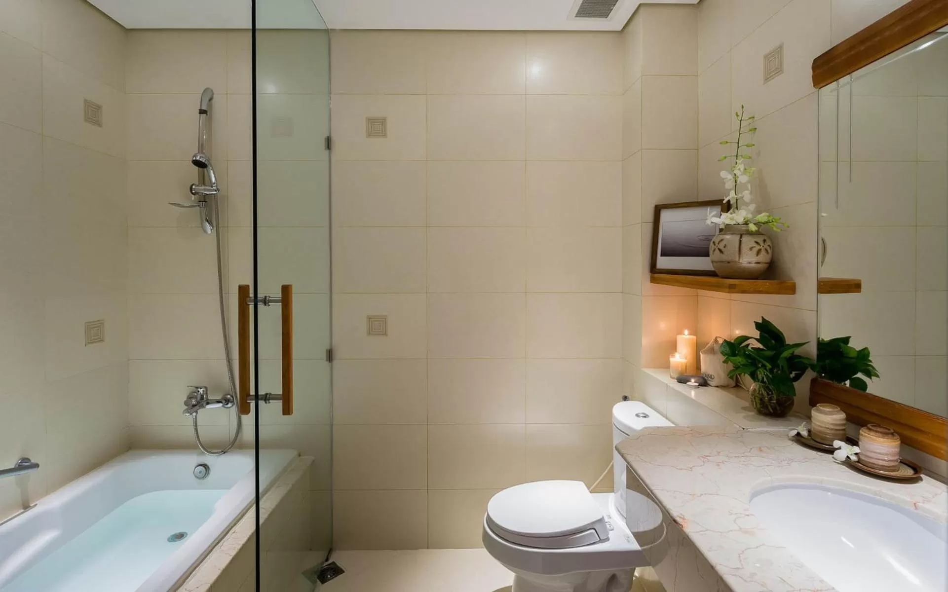 Bathroom in Silverland Yen Hotel