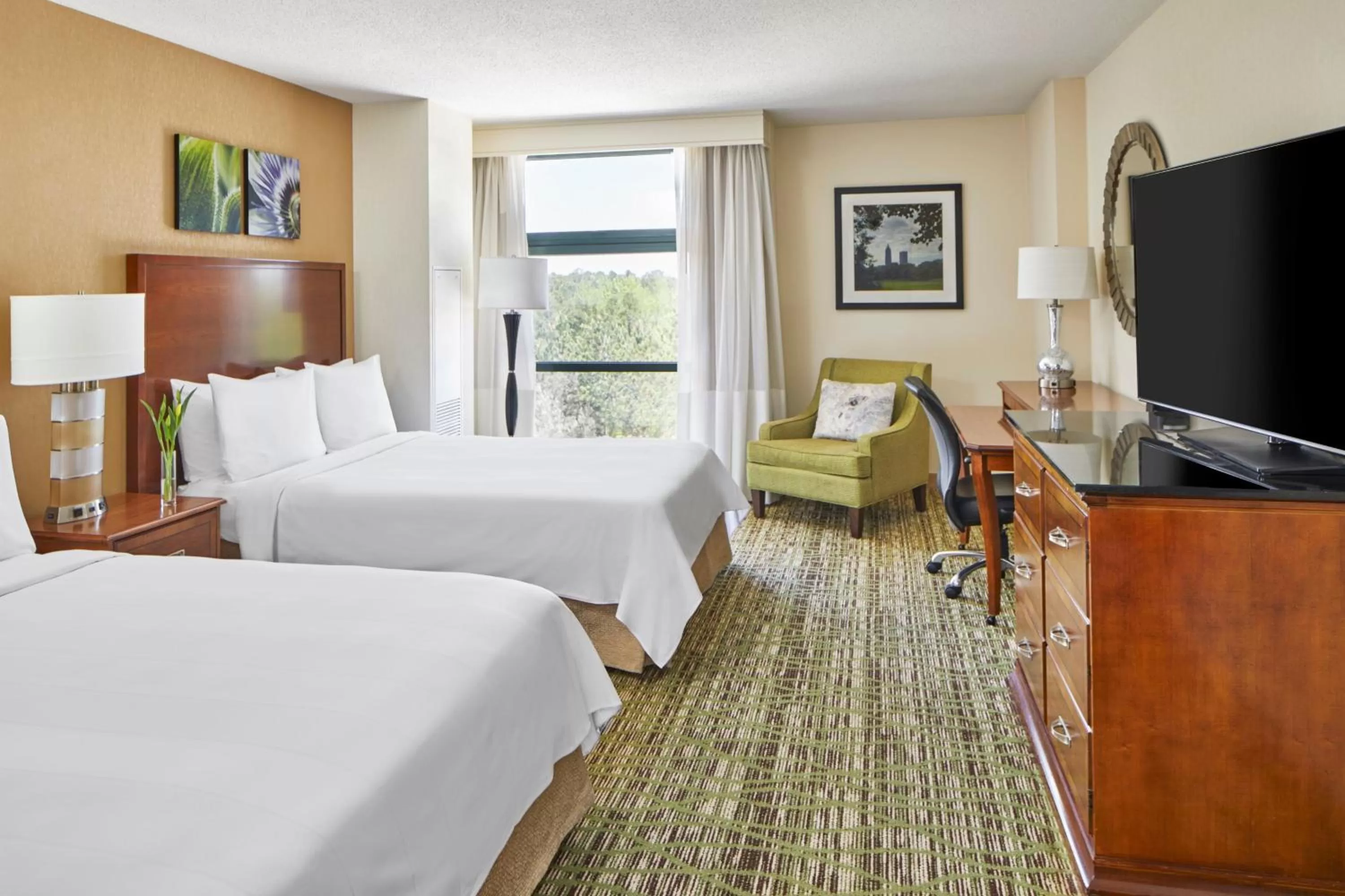 Photo of the whole room, Bed in Atlanta Marriott Alpharetta