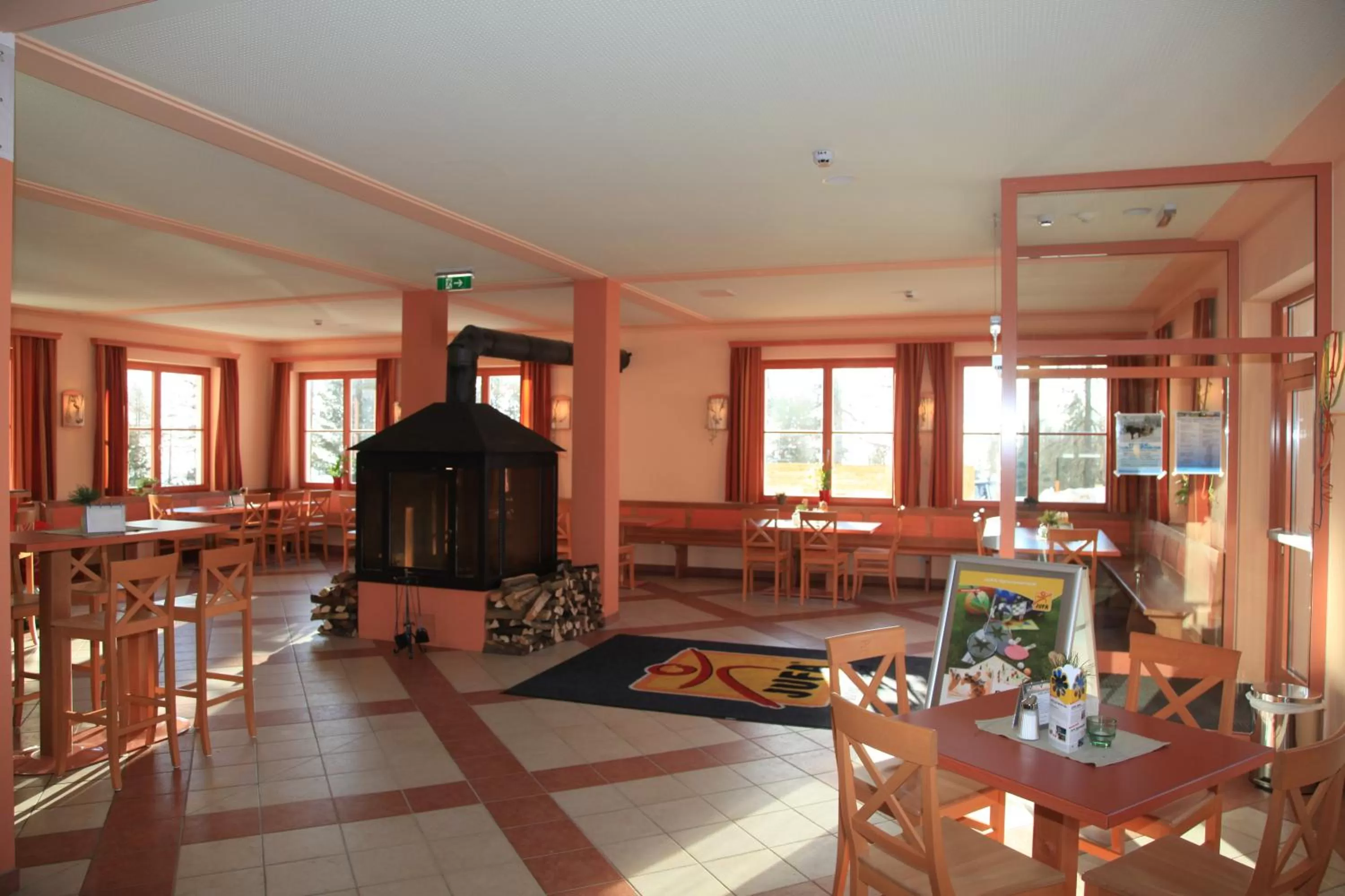 Restaurant/places to eat in JUFA Hotel Nockberge