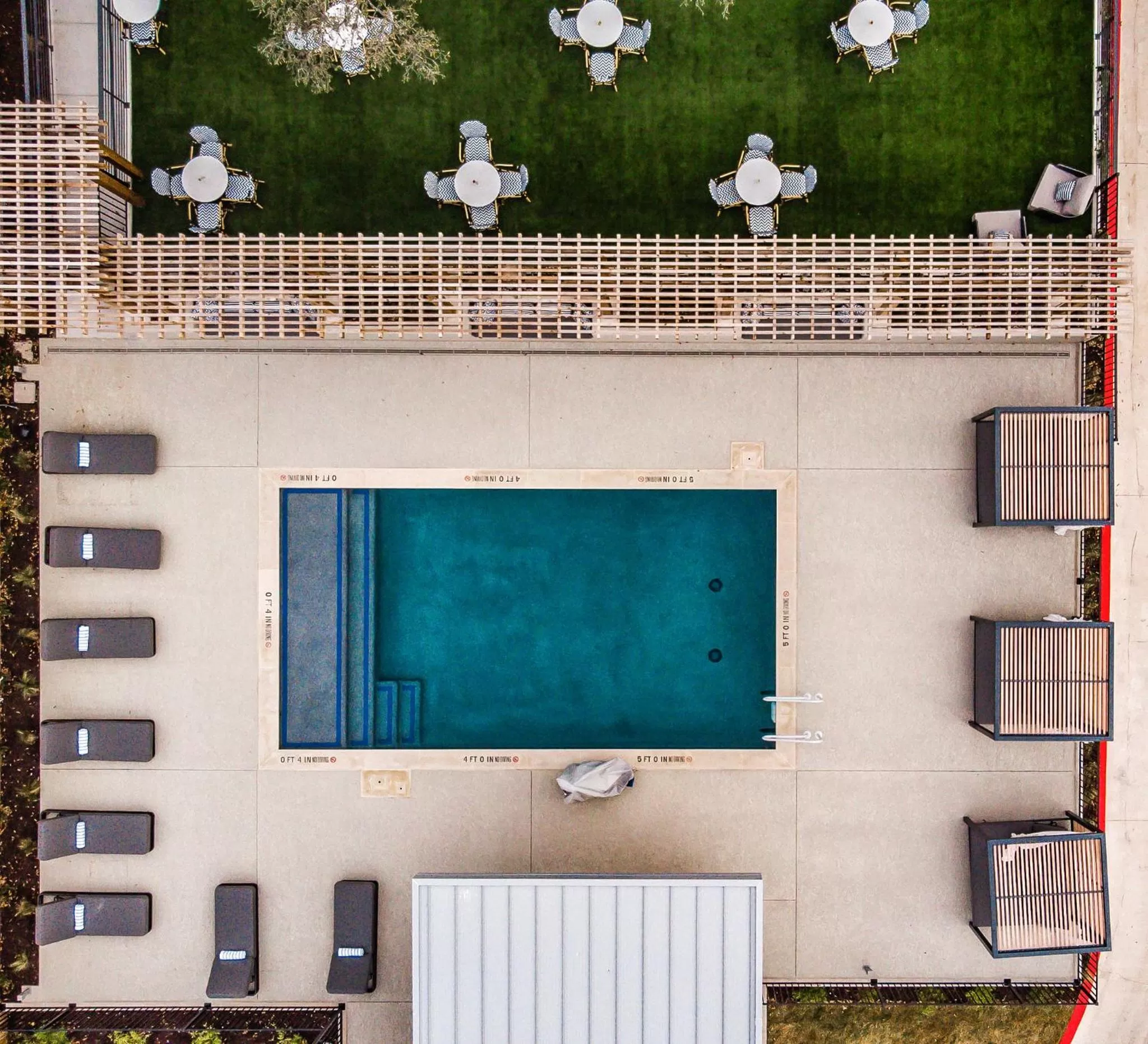 Swimming pool in Colton House Hotel