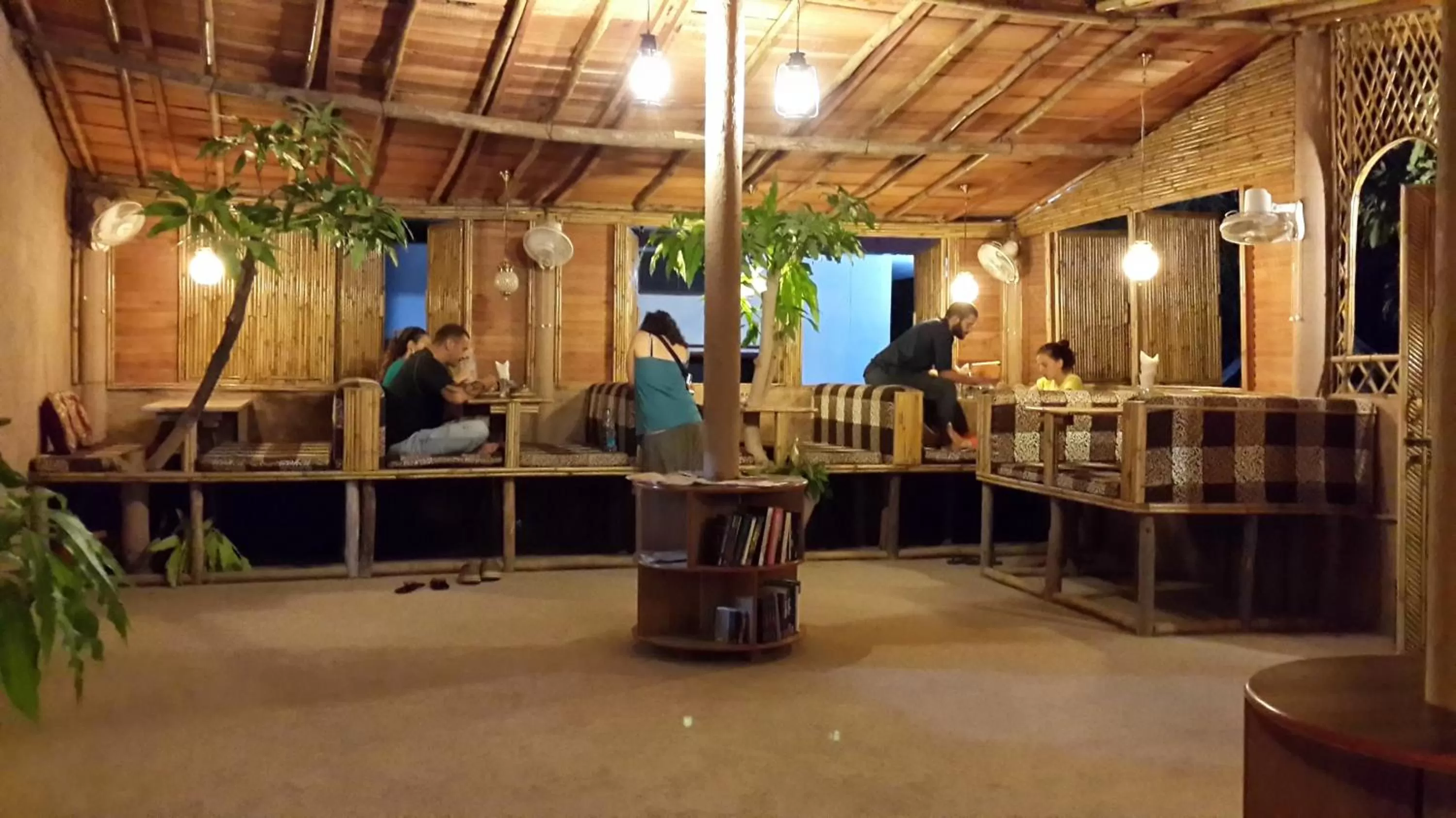 Restaurant/places to eat in Hill Top Swiss Cottage