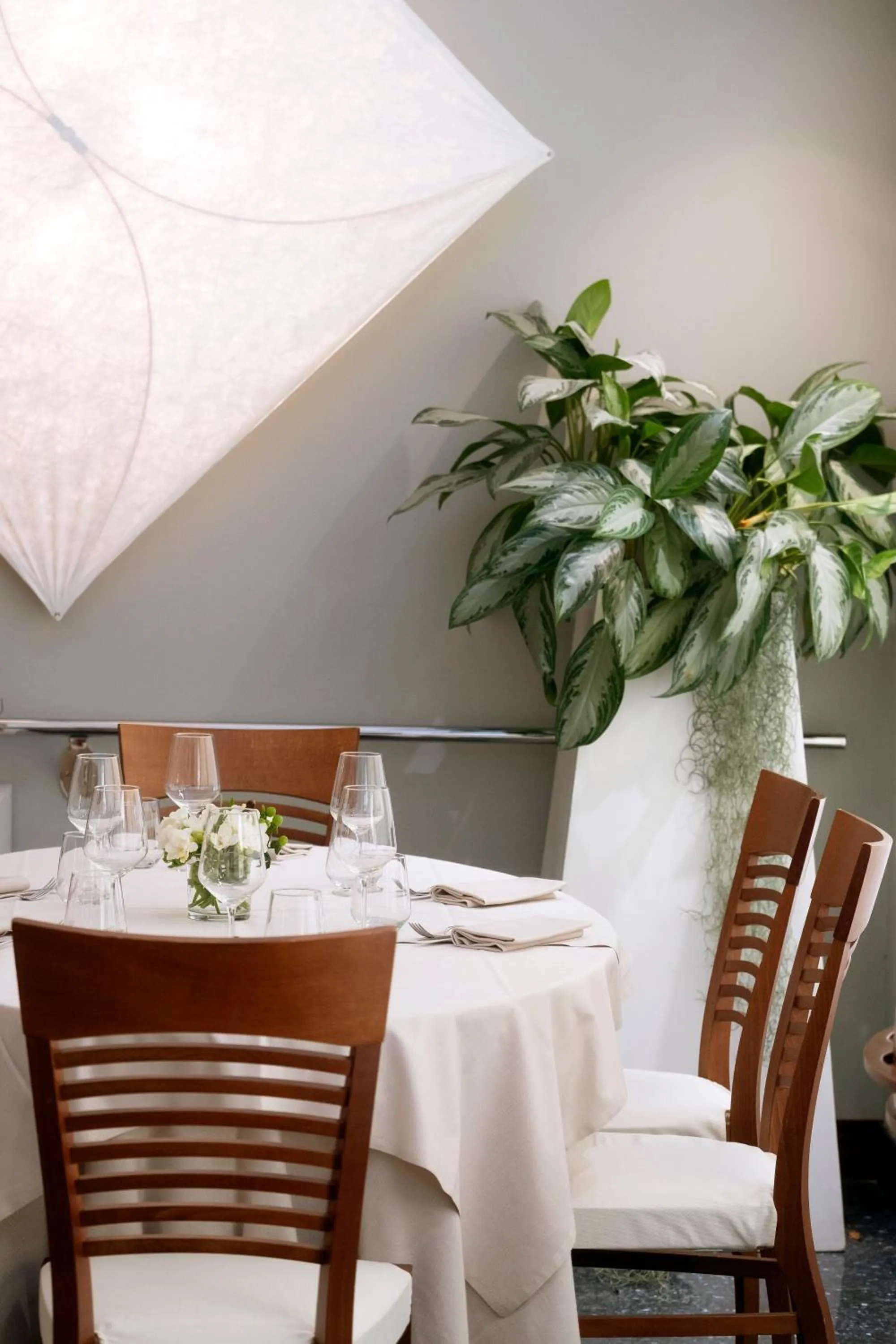 Restaurant/places to eat in Hotel Mirage