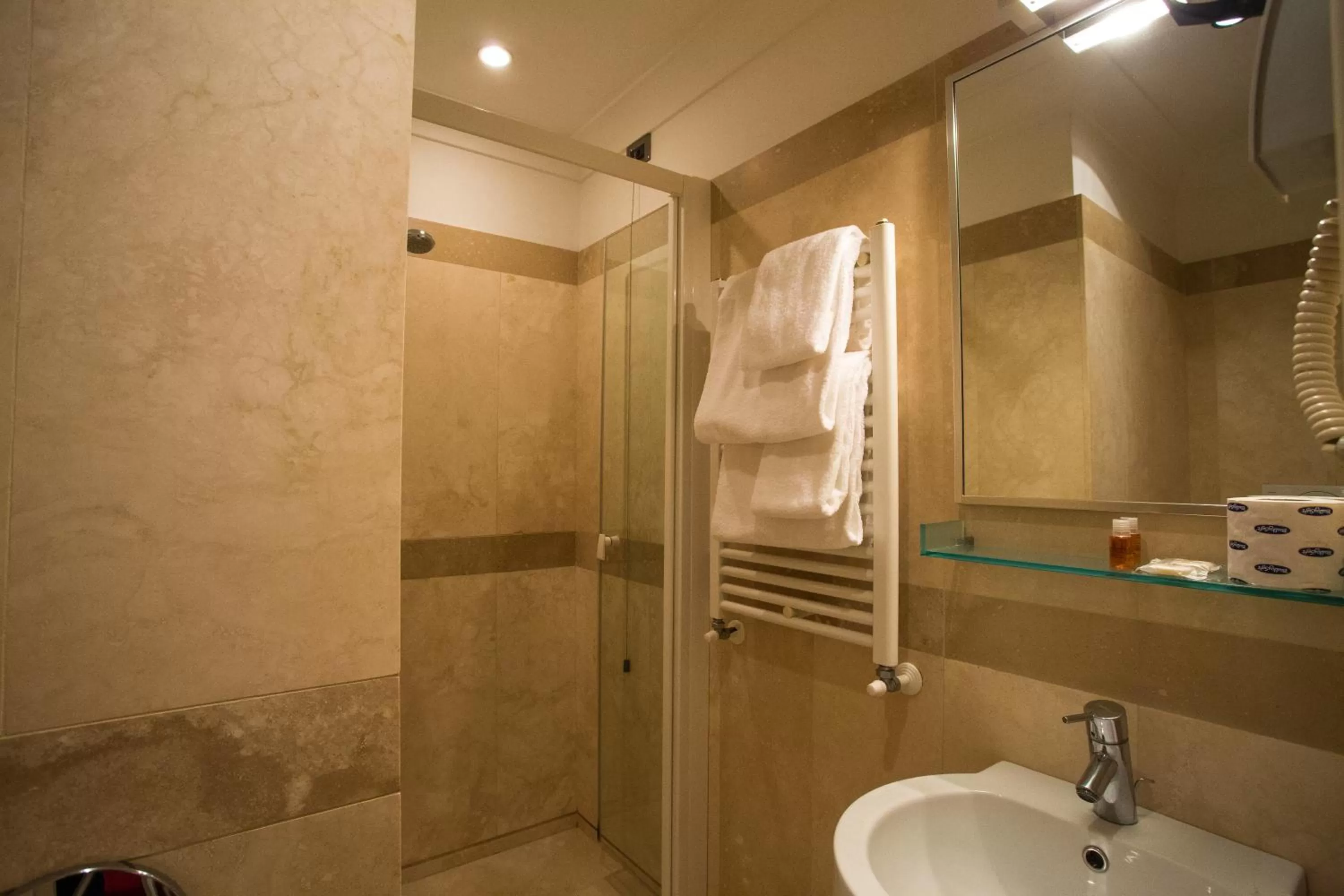 Bathroom in Hotel Giolitti