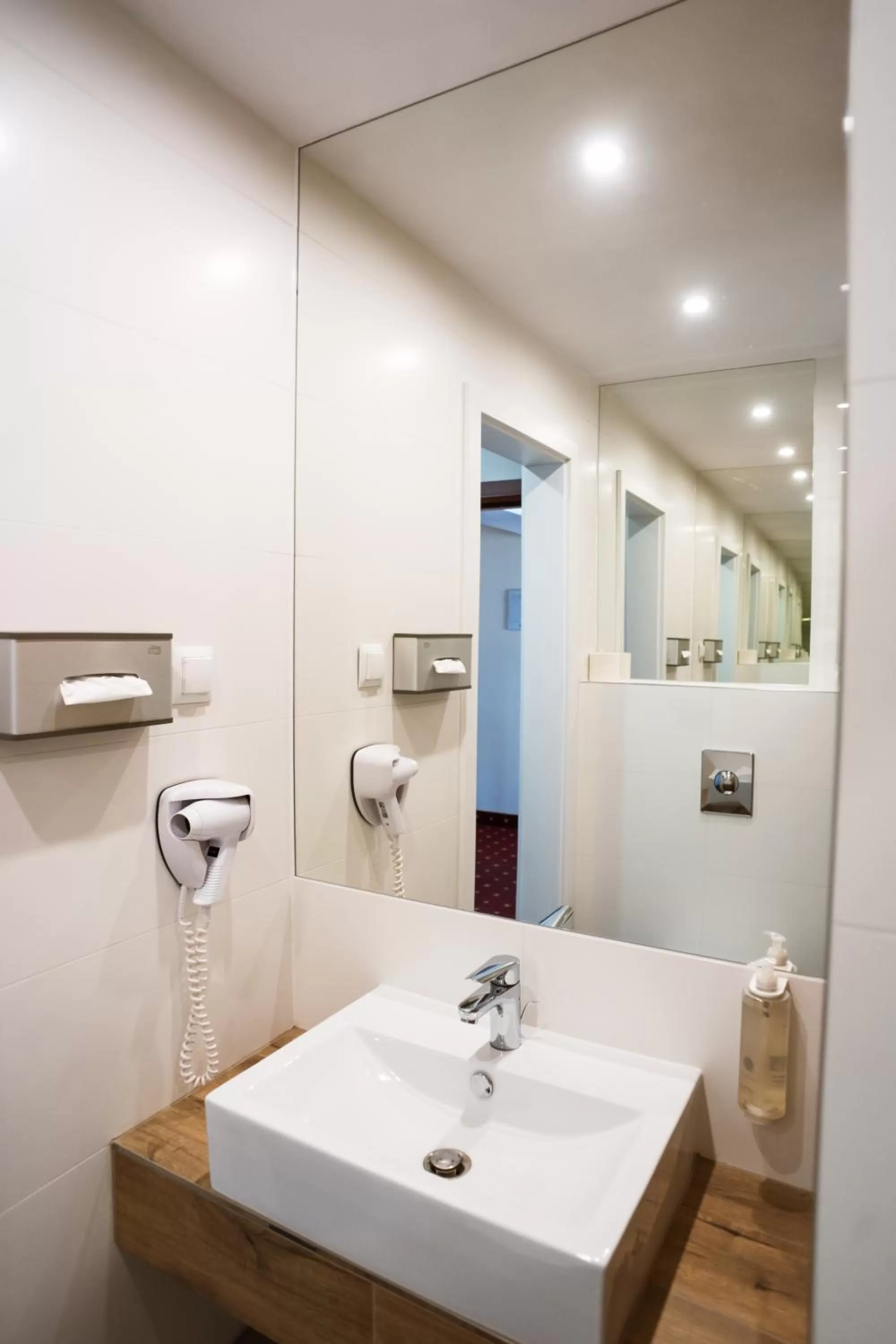 Bathroom in Gold Hotel