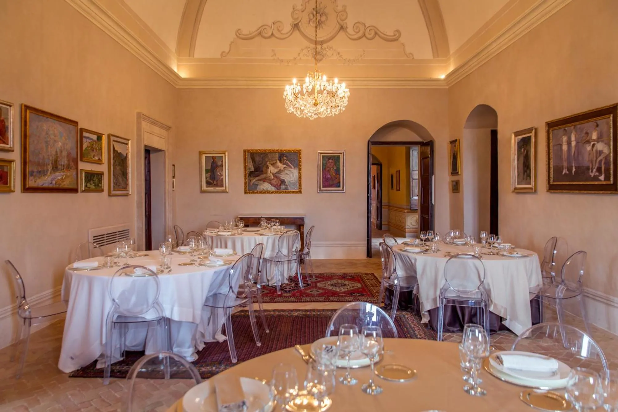 Restaurant/places to eat in Palazzo Viceconte