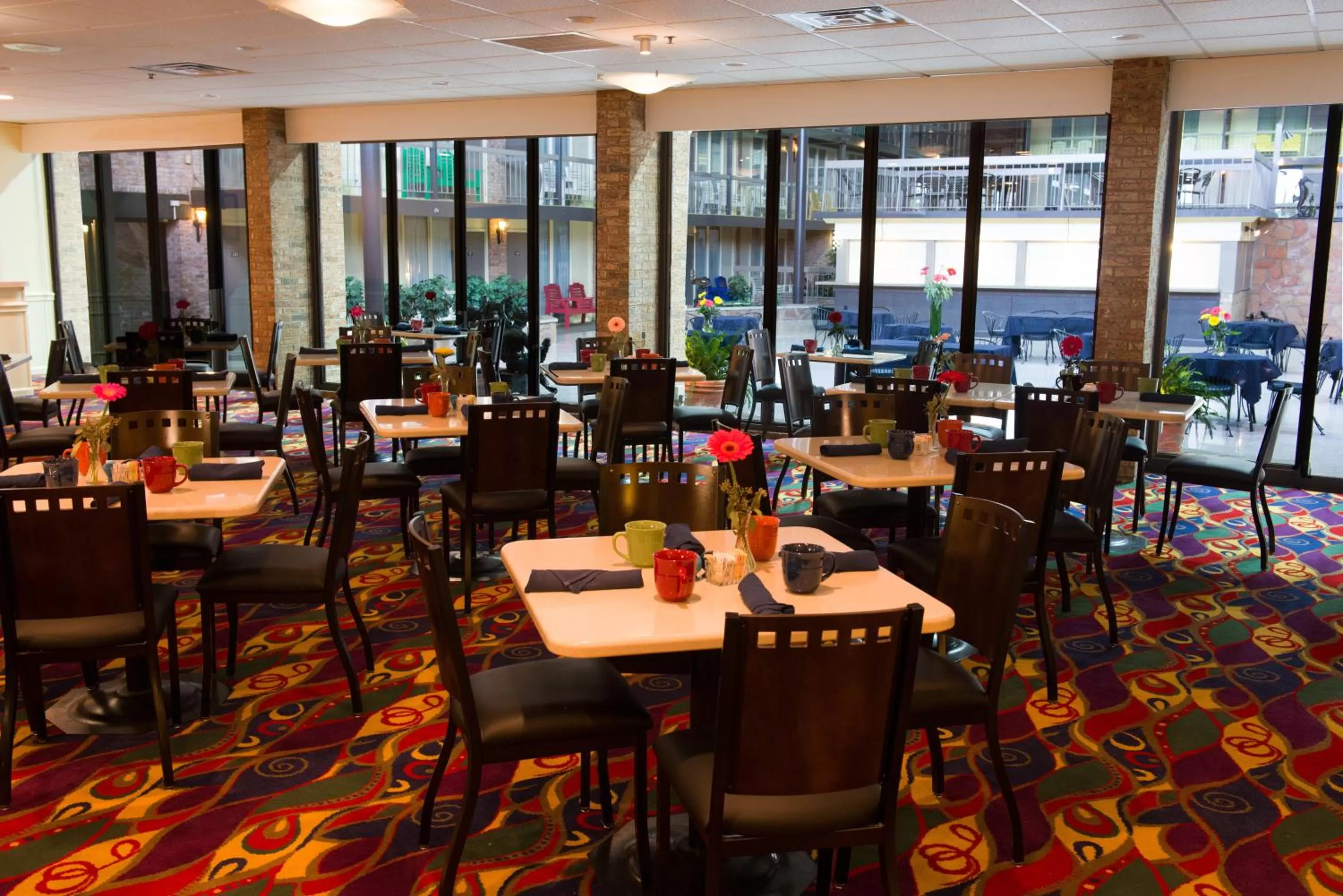 Restaurant/places to eat in Park Inn By Radisson Sharon