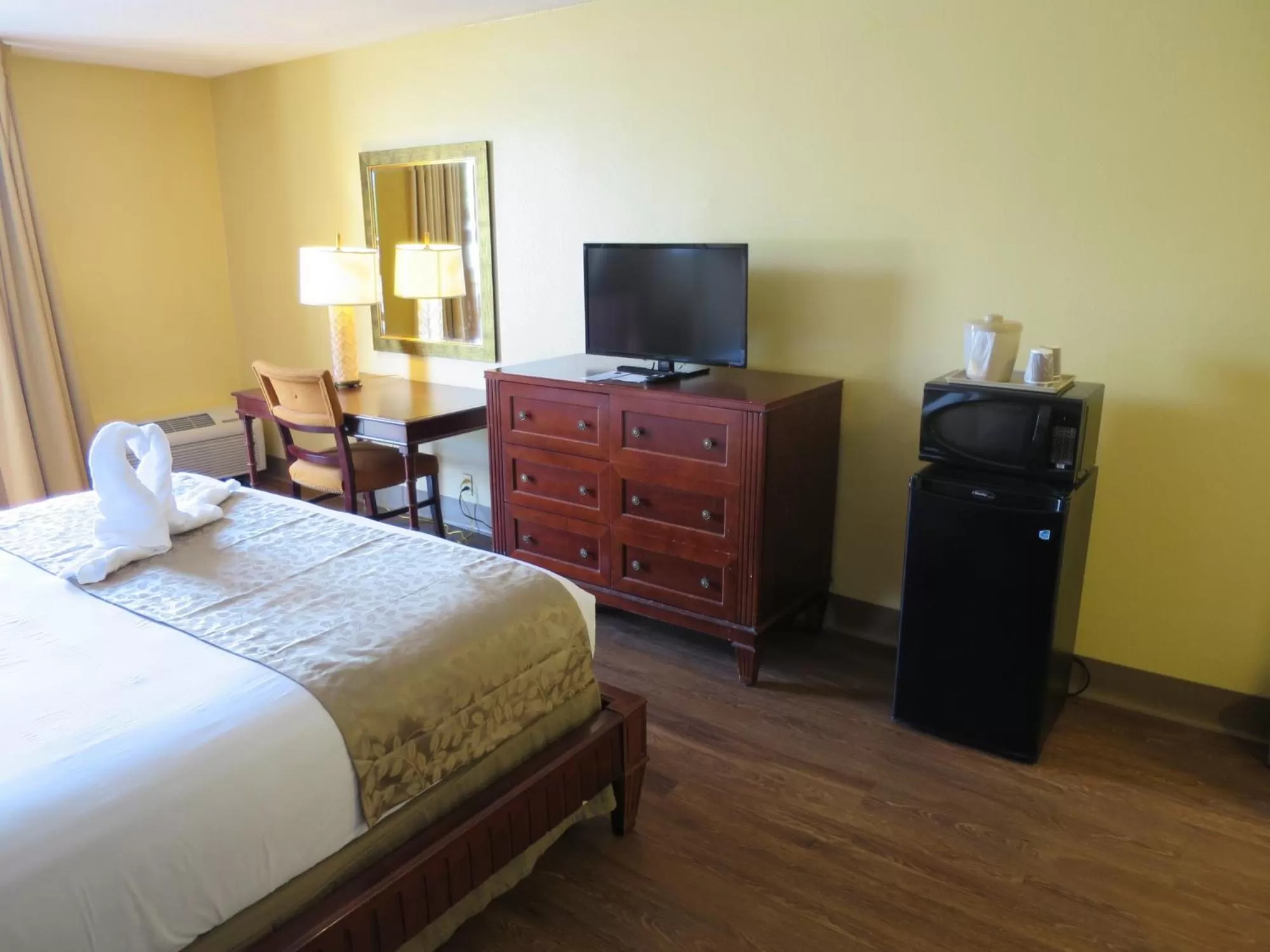 Photo of the whole room in Floridian Express International Drive