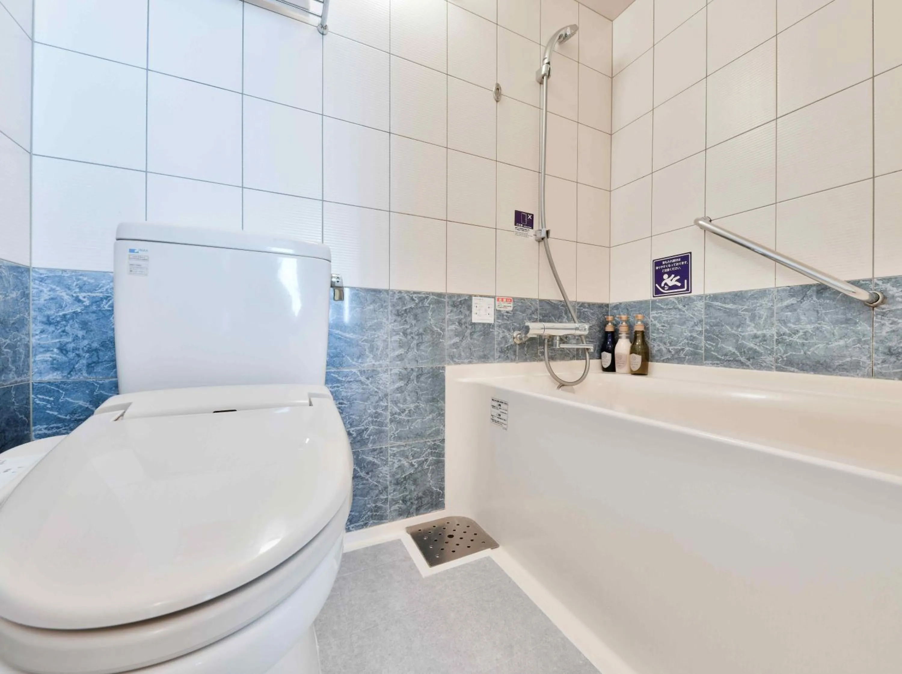 Toilet in Vessel Hotel Kumamoto Airport