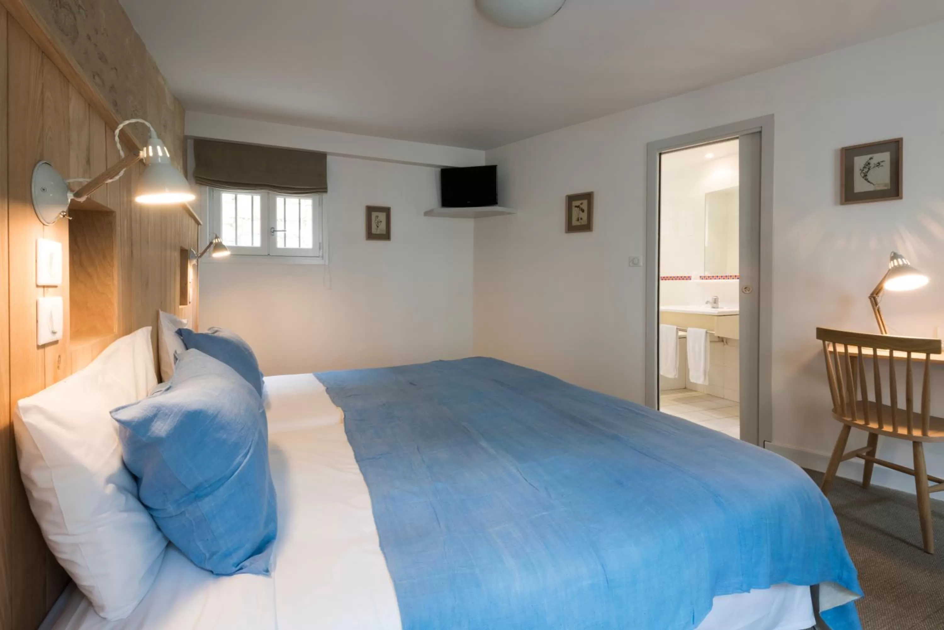 Bed in Auberge de la Commanderie