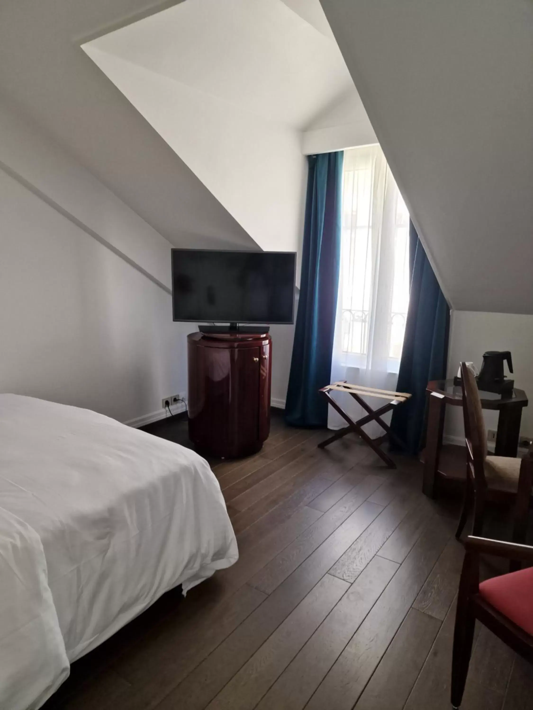 Classic Double Room in Hotel Du Parc - Mulhouse Centre Classic Double Room in Hotel Du Parc - Mulhouse Centre