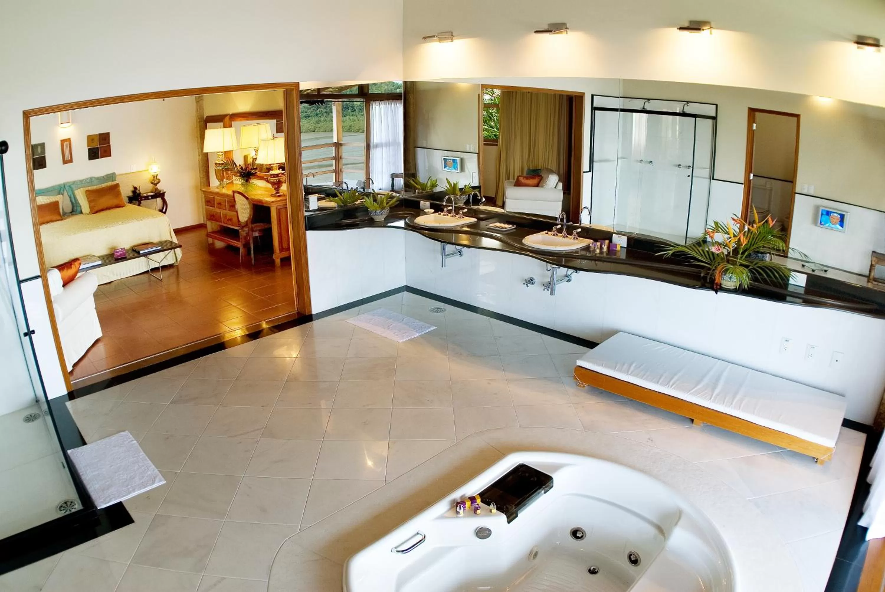 Bathroom, Kitchen/Kitchenette in Santa Clara Hotel