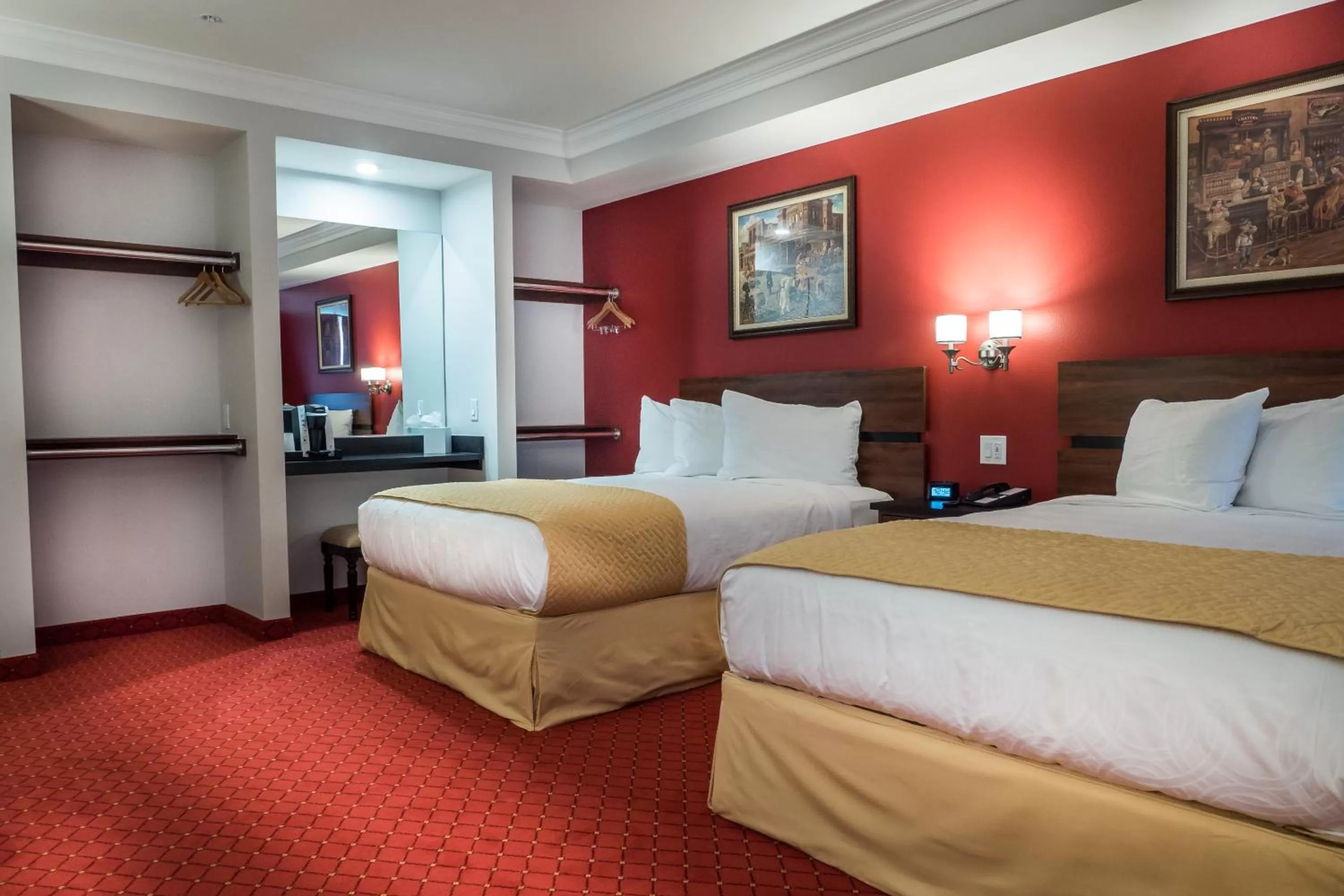 Photo of the whole room, Bed in Skyline Hotel and Casino