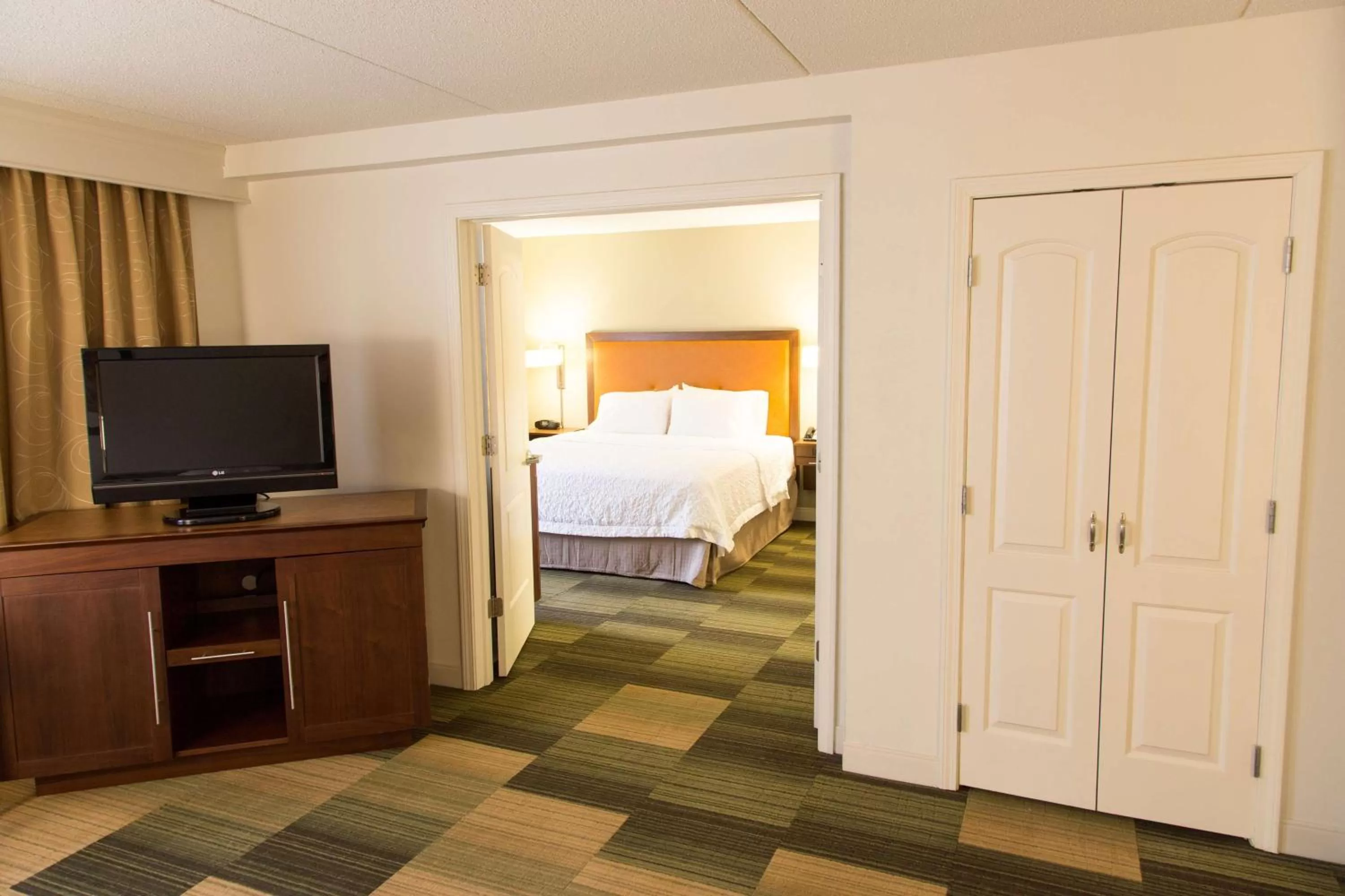 Bedroom, Bed in Hampton Inn & Suites Albany-Downtown
