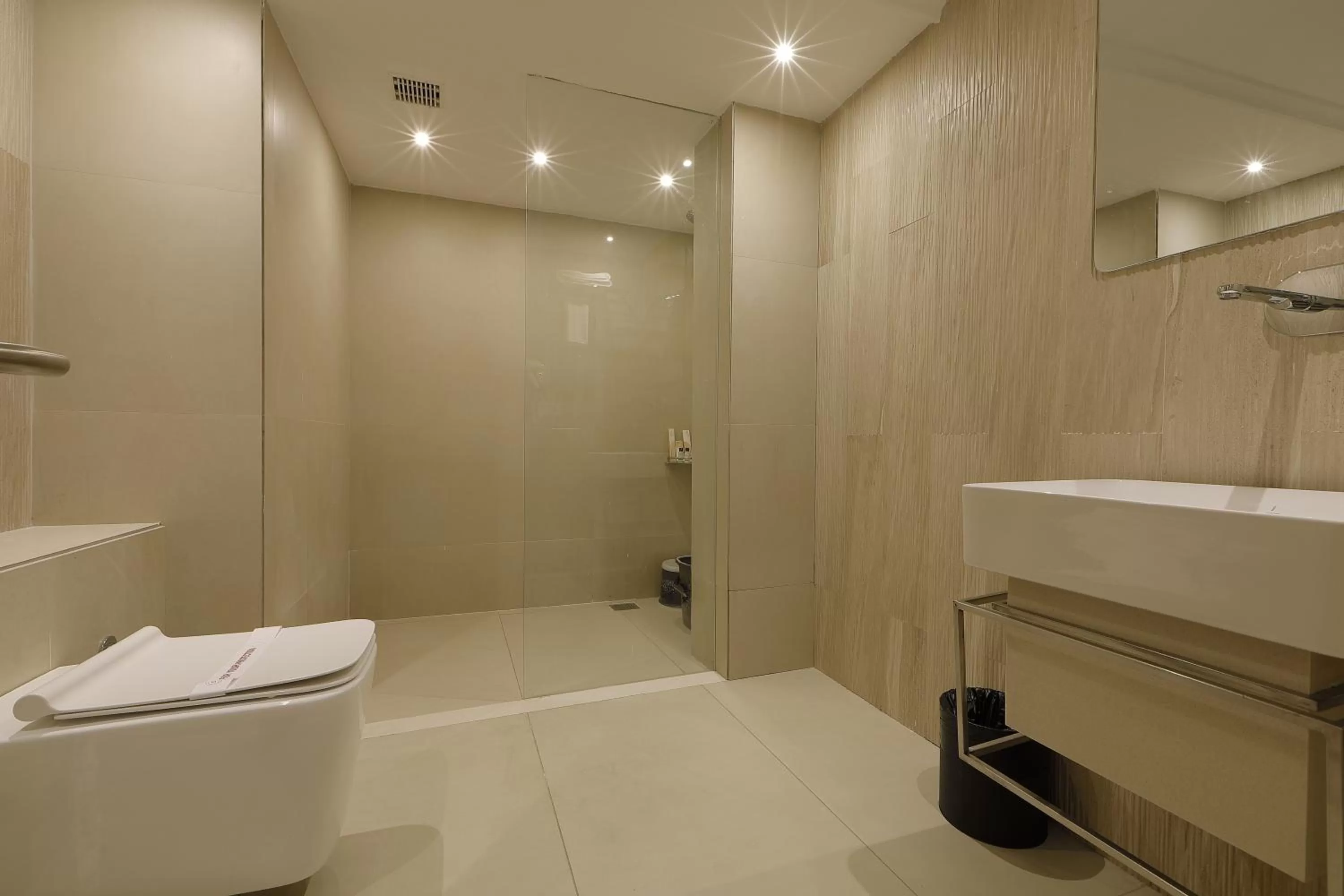 Bathroom in Artilla Inn