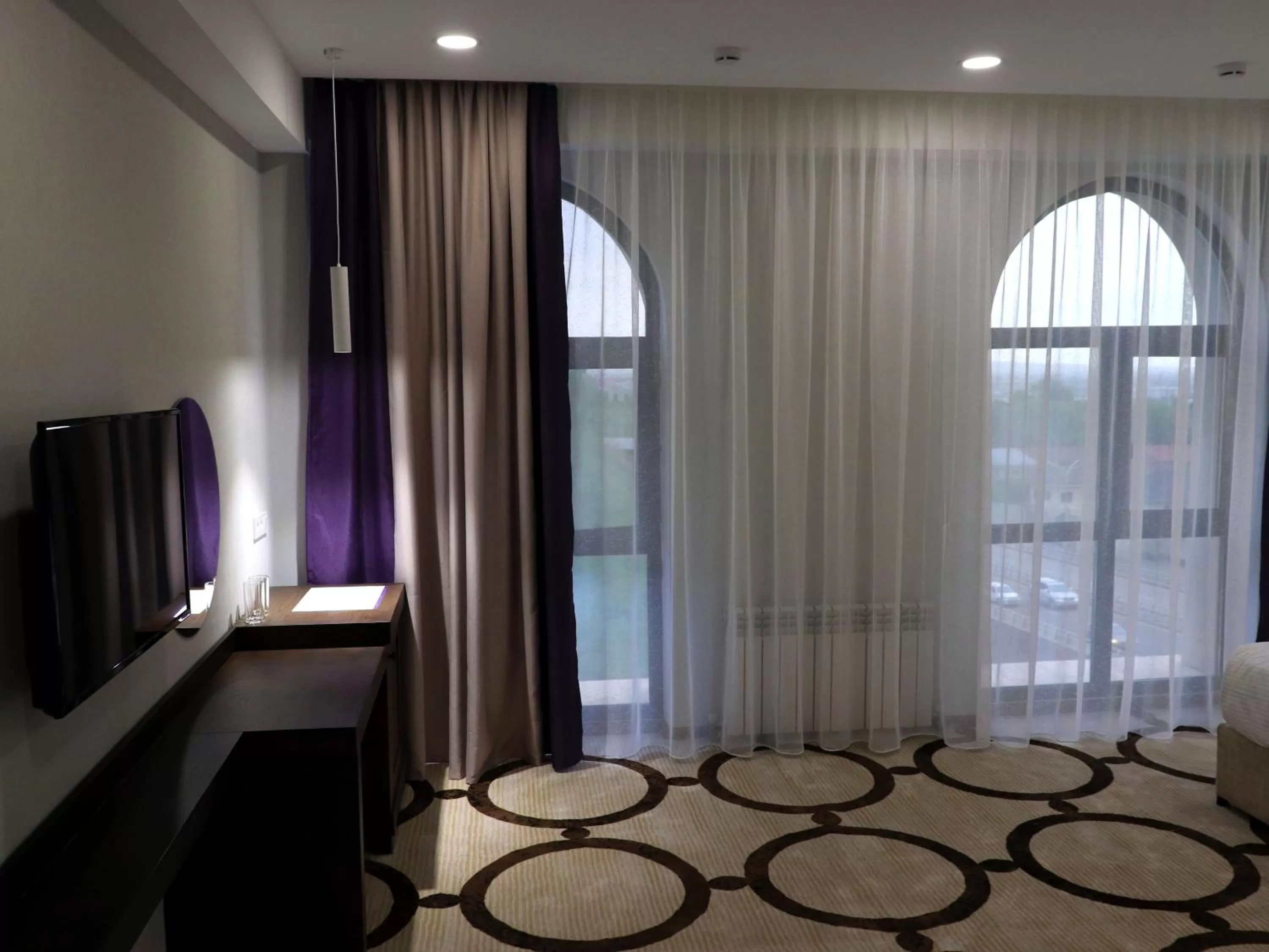 TV and multimedia, TV/Entertainment Center in East Palace Hotel