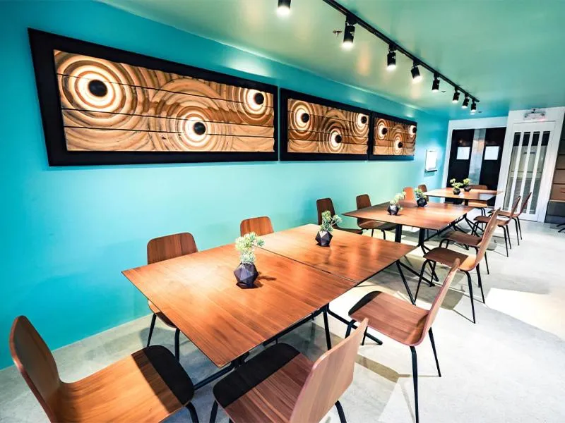 Restaurant/places to eat in Avior Hotel