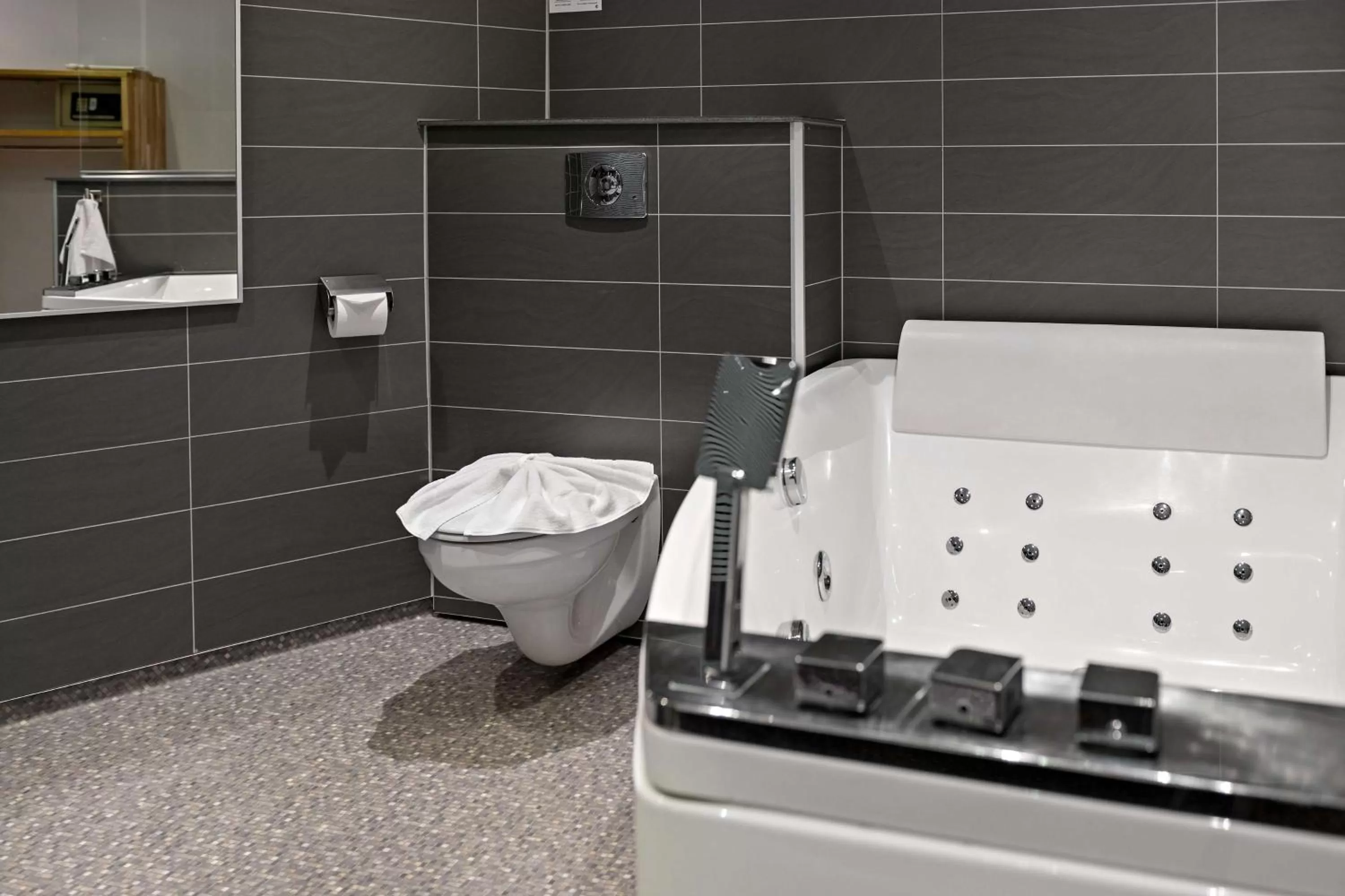 Bathroom in Best Western Hotel Anno 1937