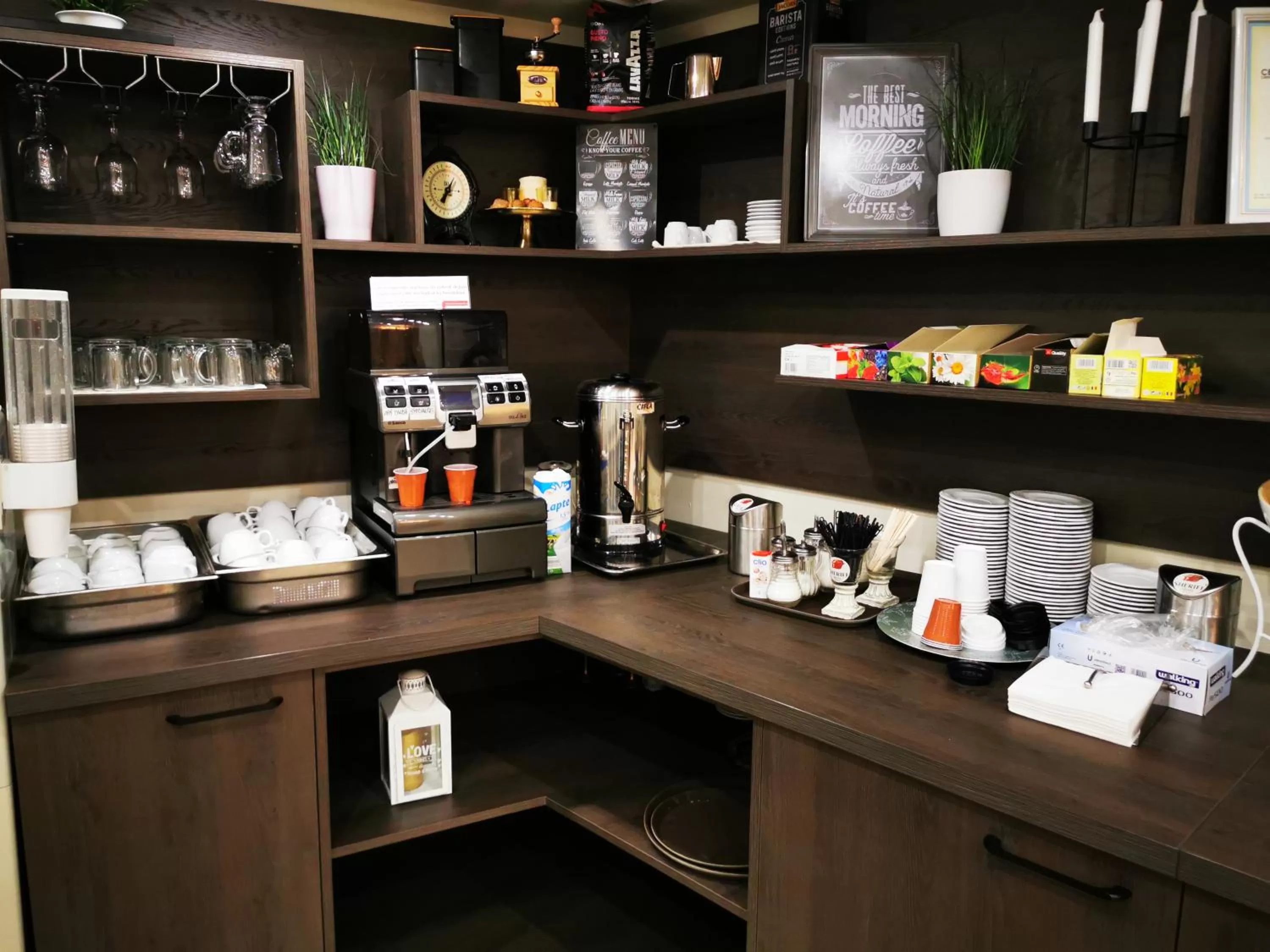 Coffee/tea facilities in Hotel Sheriff