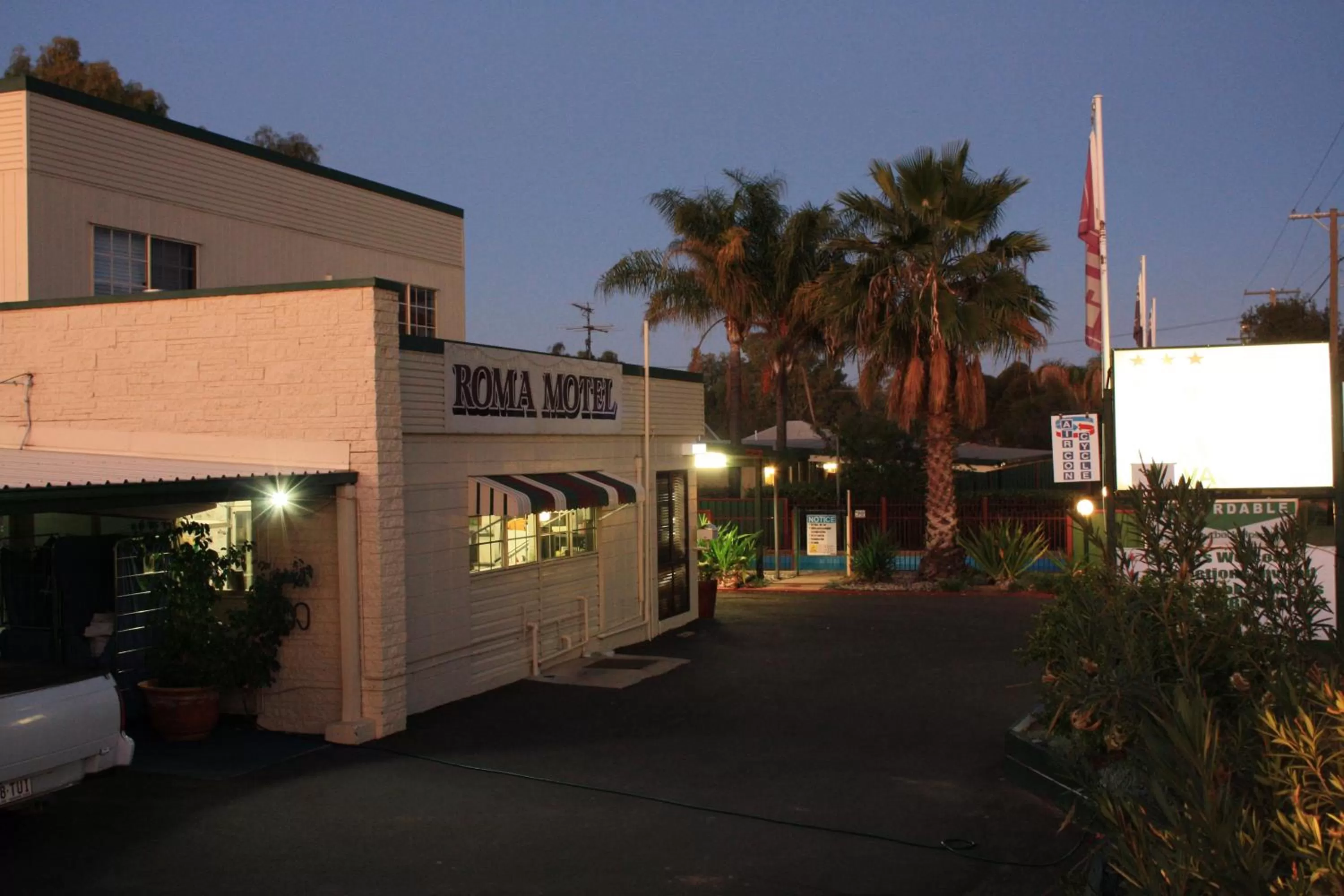 Facade/entrance in Roma Motel