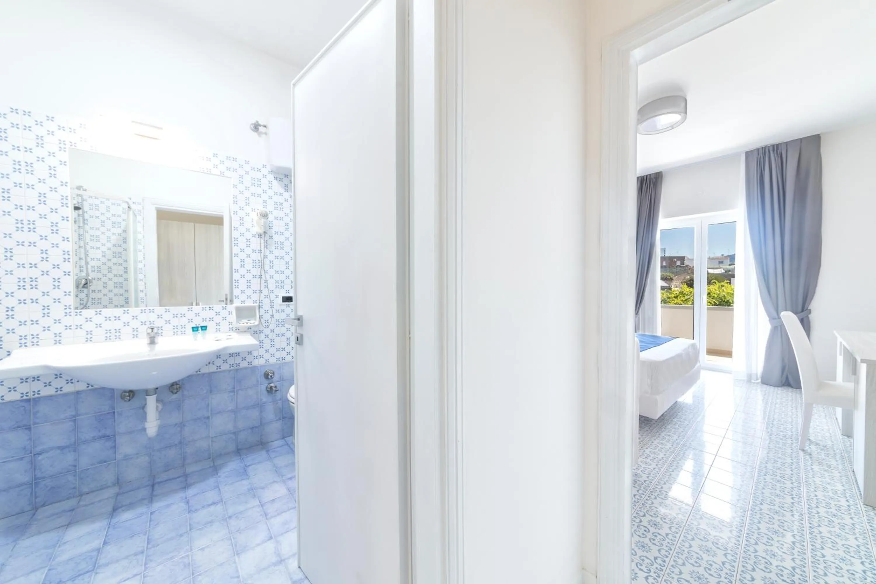 Bathroom in Royal Sunset Hotel