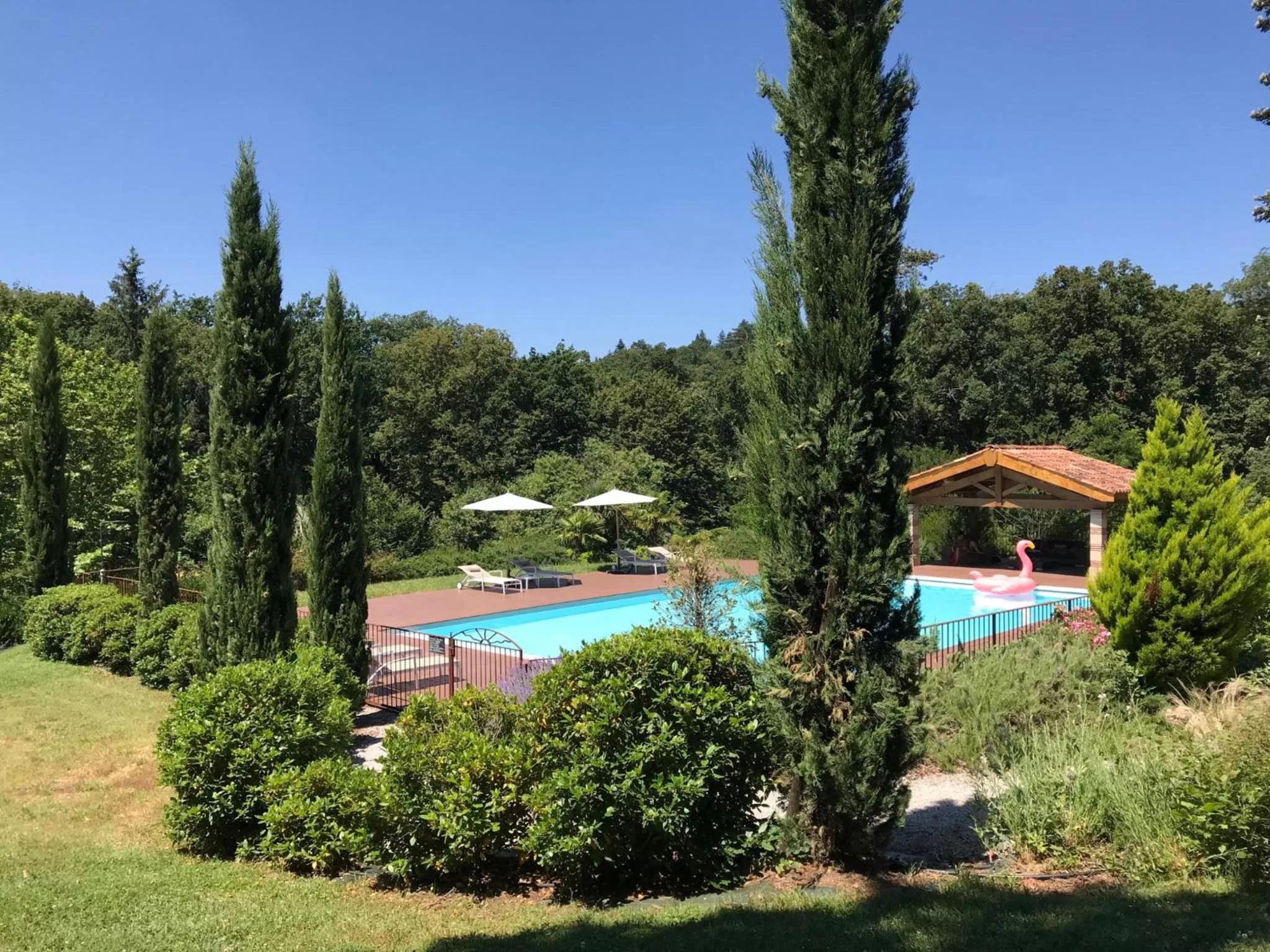 Pool view in Domaine Le Castelet