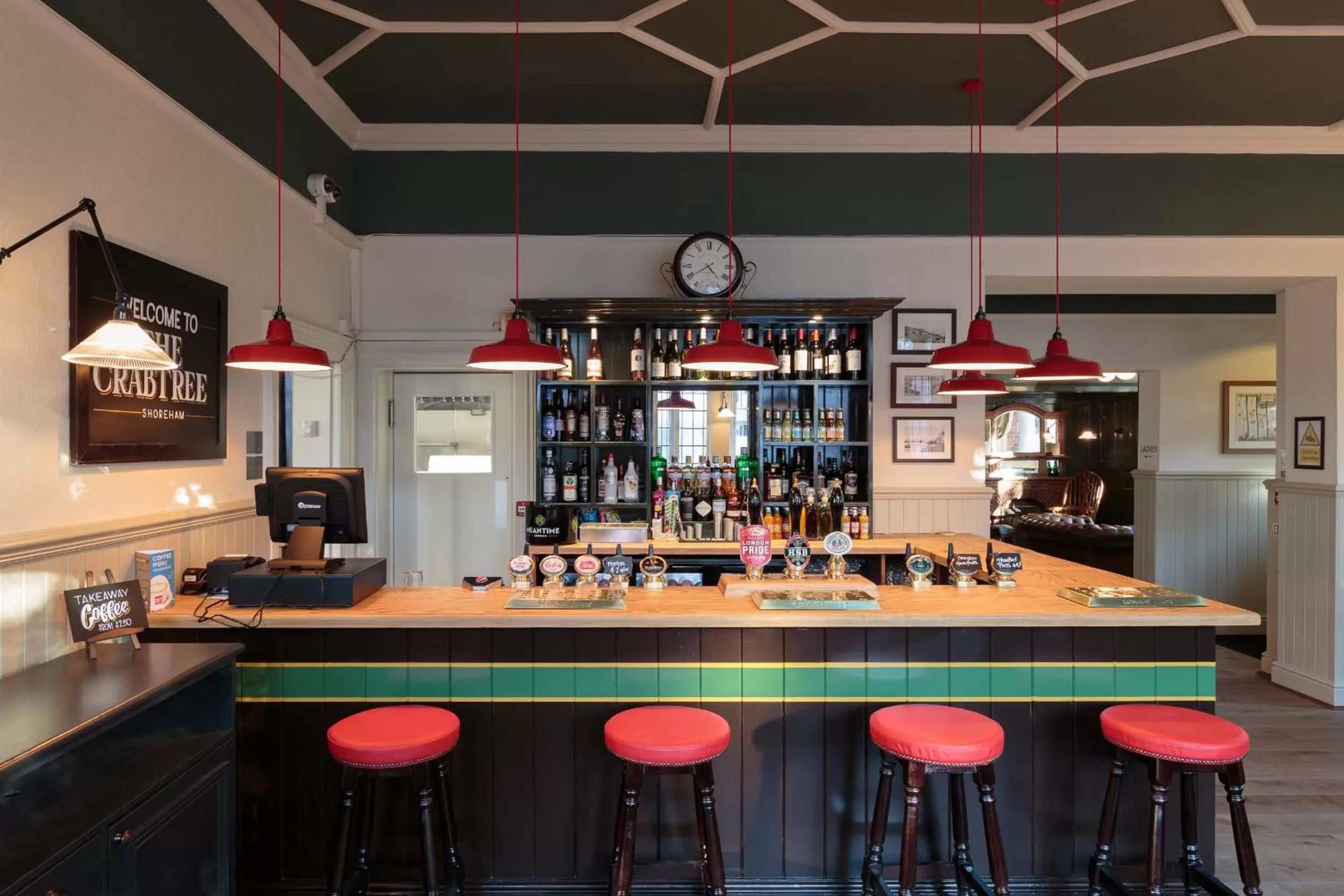 Lounge or bar in The Crabtree Inn