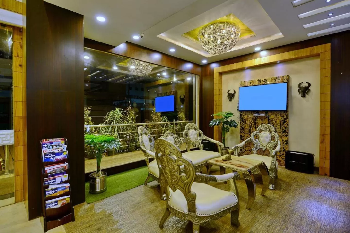 Seating area in HOTEL SEVENTH SENSE