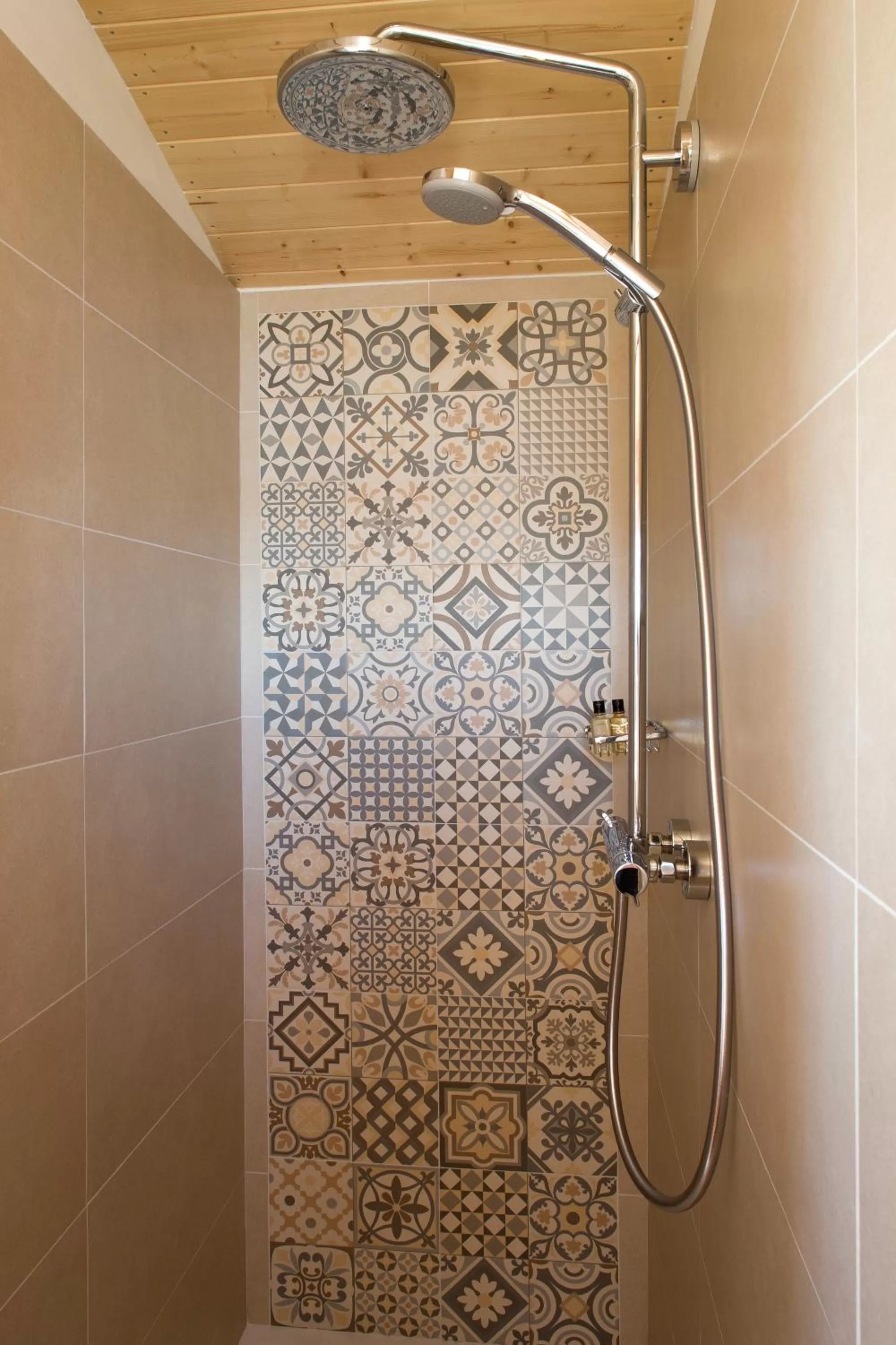 Shower in Lodge Sainte Helene Adult only