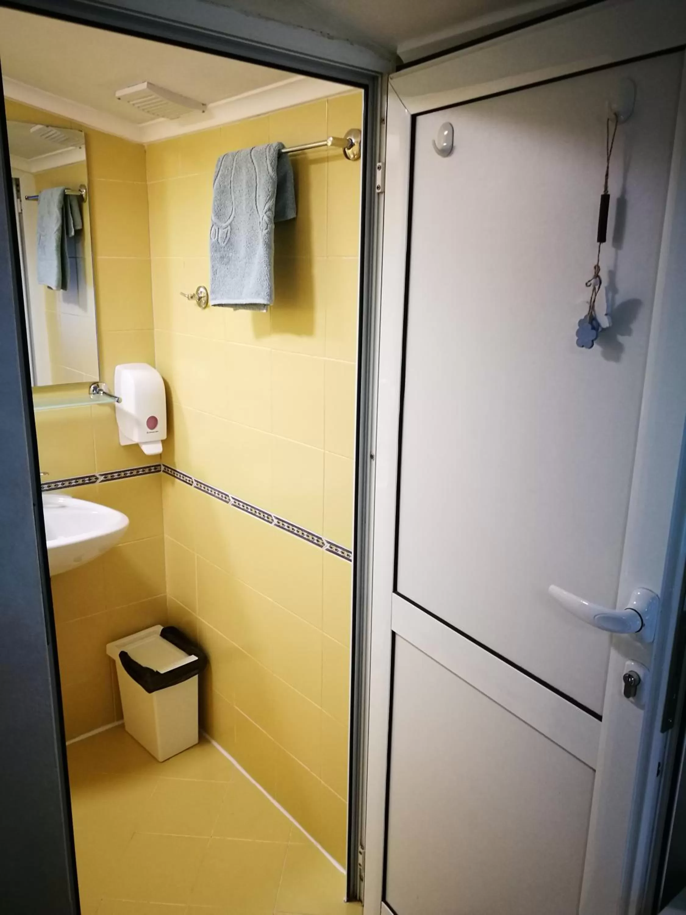 Bathroom in Hotel Paradise