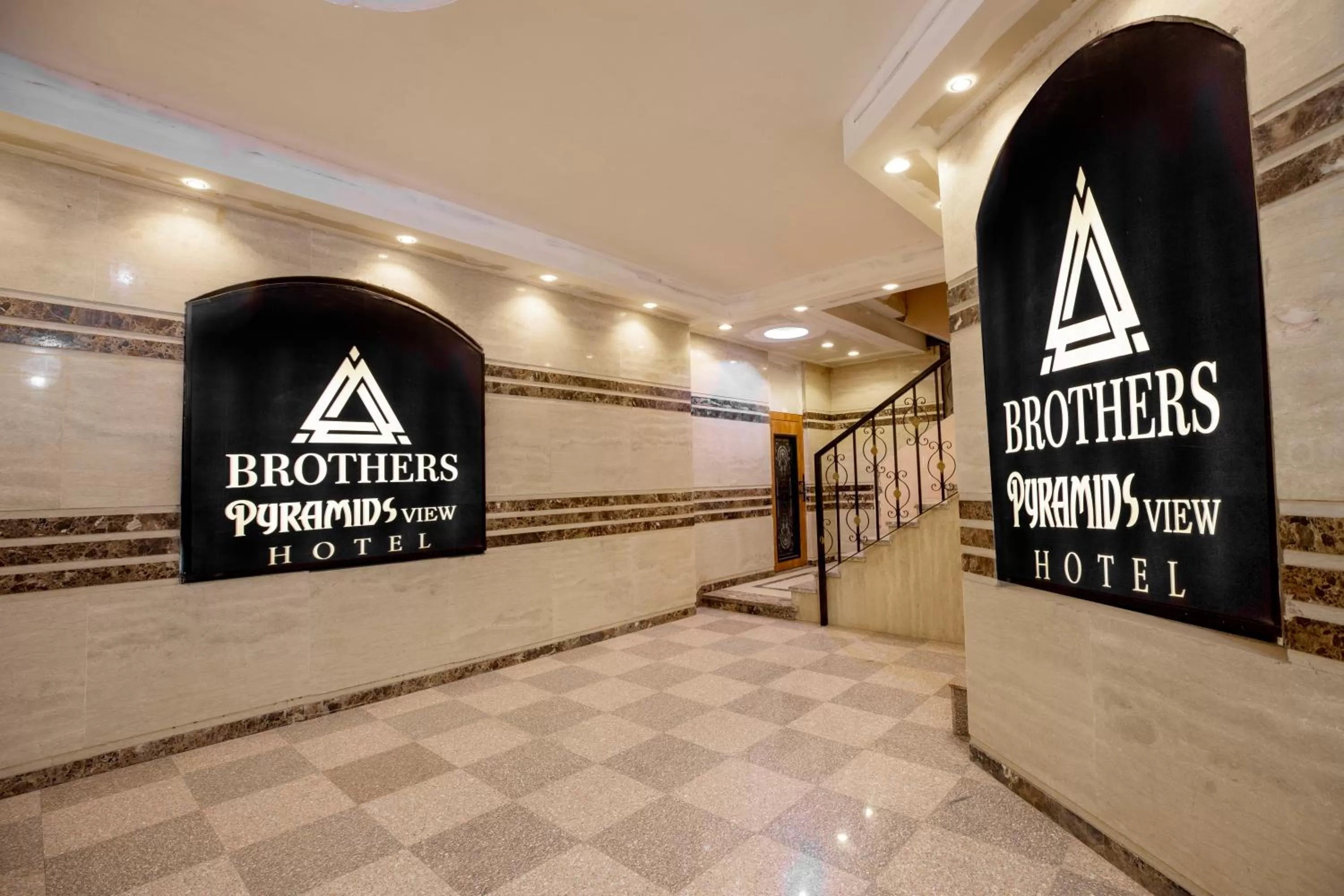 Facade/entrance, Property Logo/Sign in Brothers Pyramids View Hotel