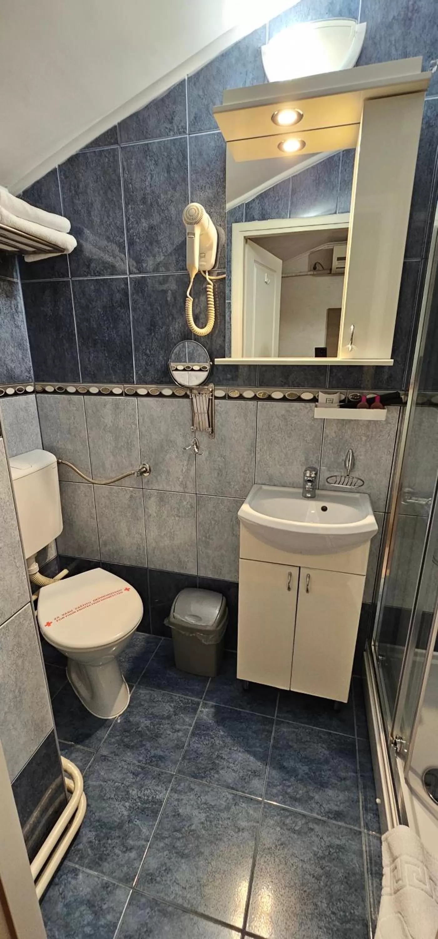 Property building, Bathroom in Hotel Fontana