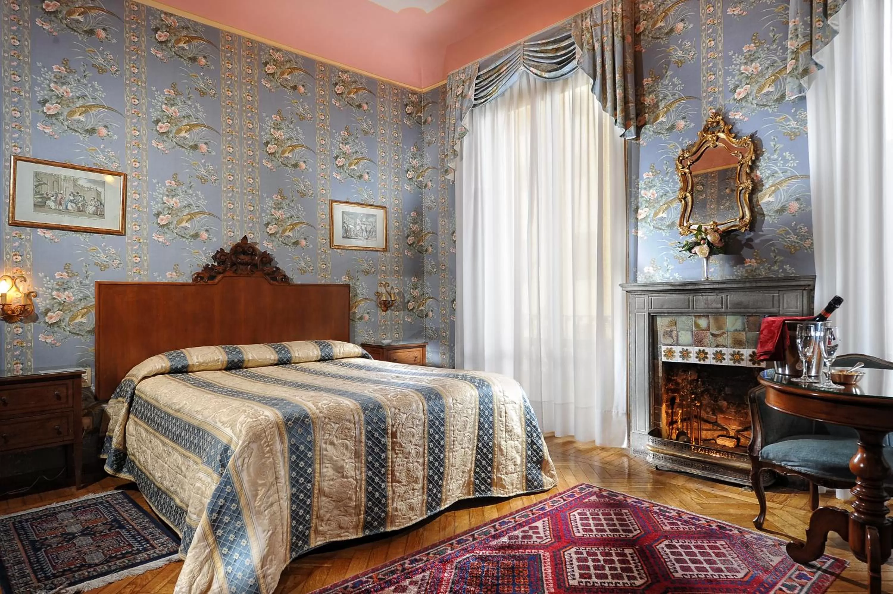 Bed in Hotel Monna Lisa