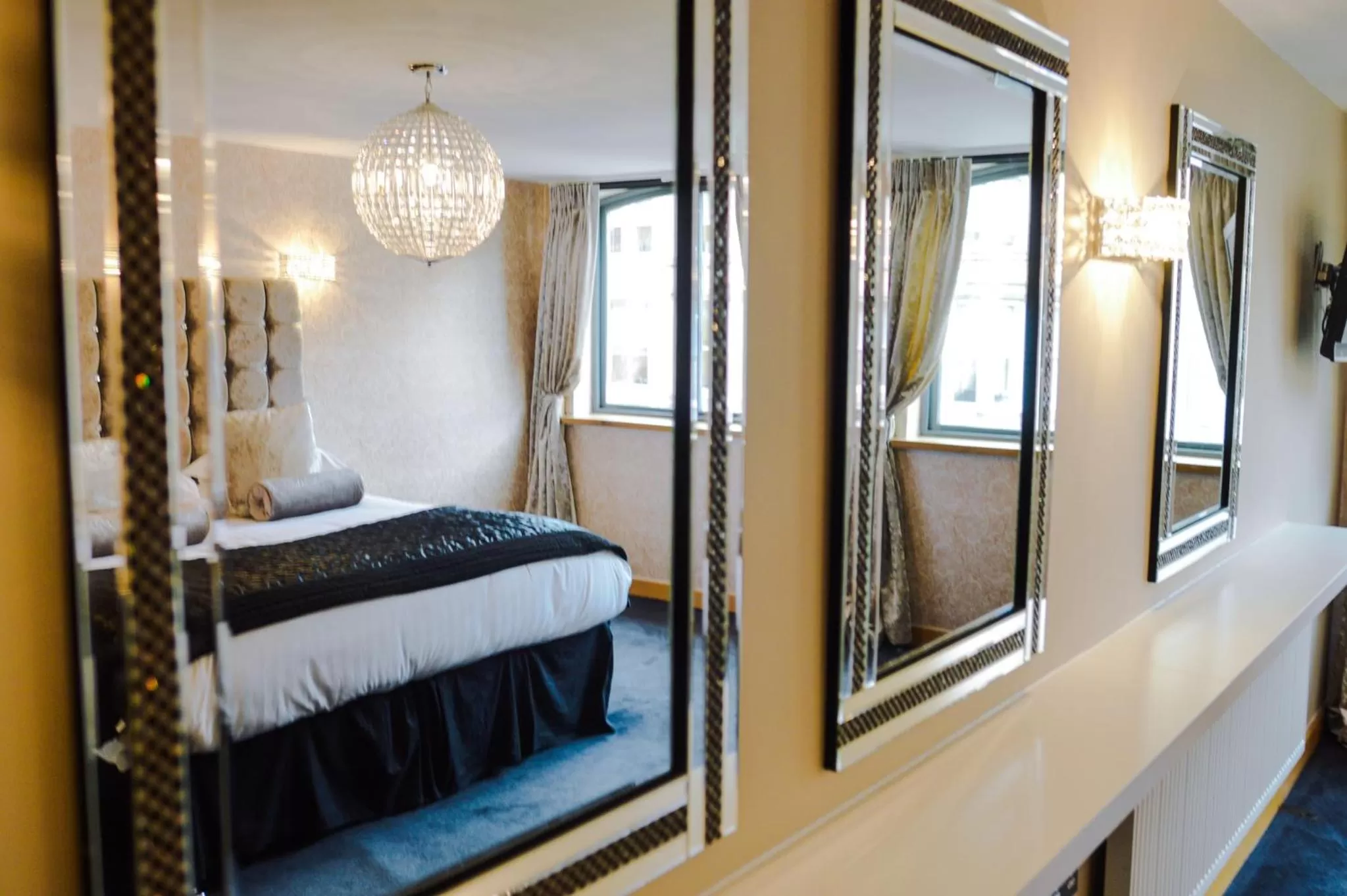 Decorative detail, Bed in Posh Pads - Liverpool 1 - Apart-Hotel