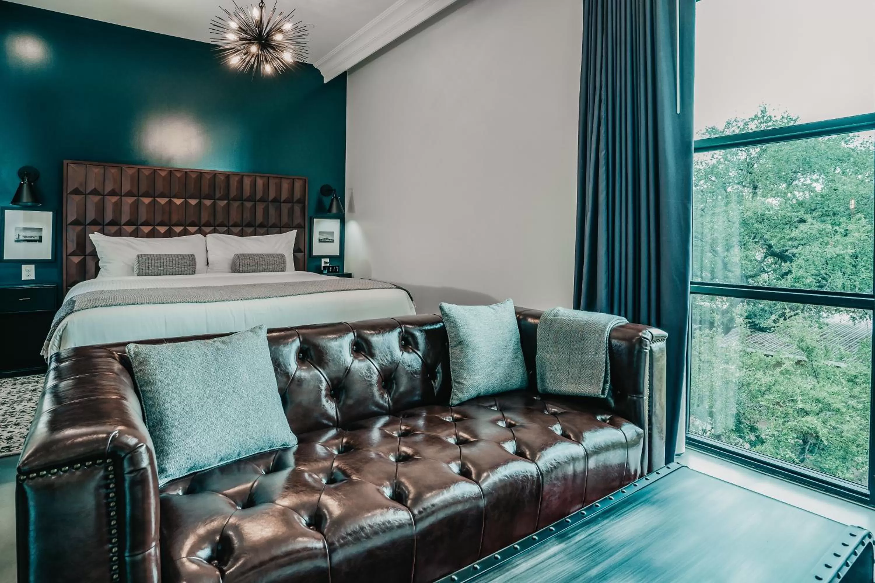 Seating area, Bed in Colton House Hotel