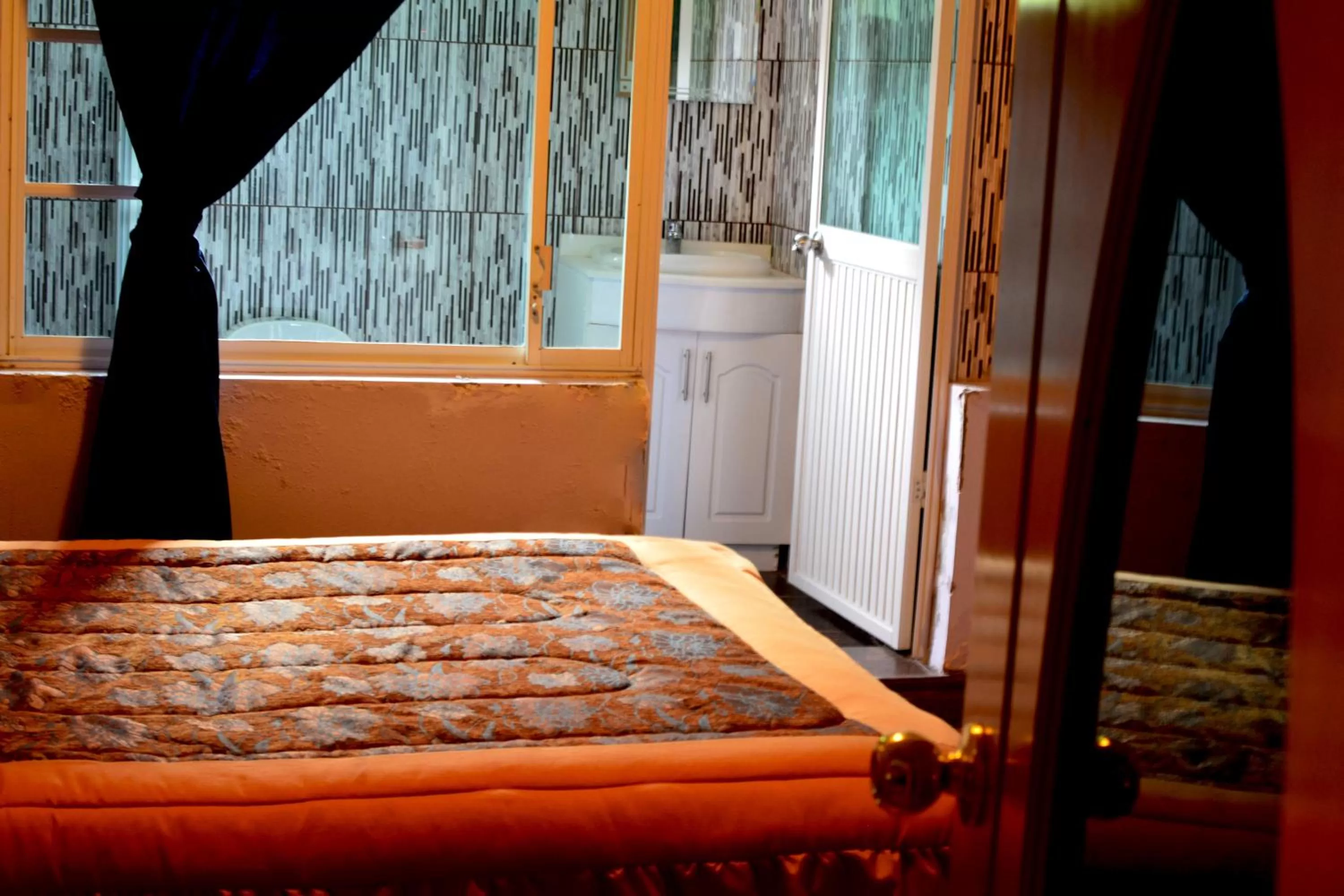 cot, Bed in Hostal Mirador de Otavalo
