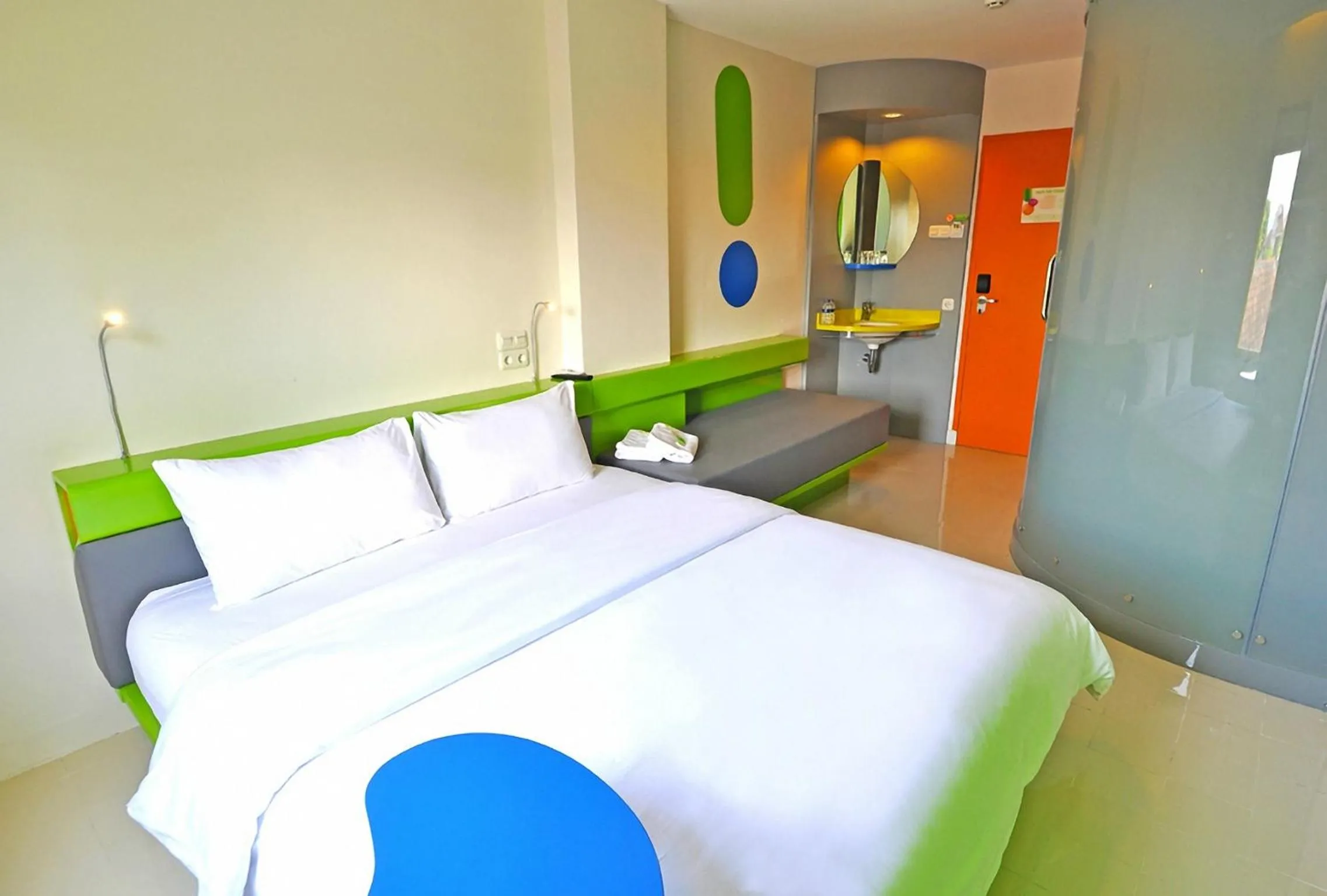 Bedroom in POP! Hotel Airport Jakarta