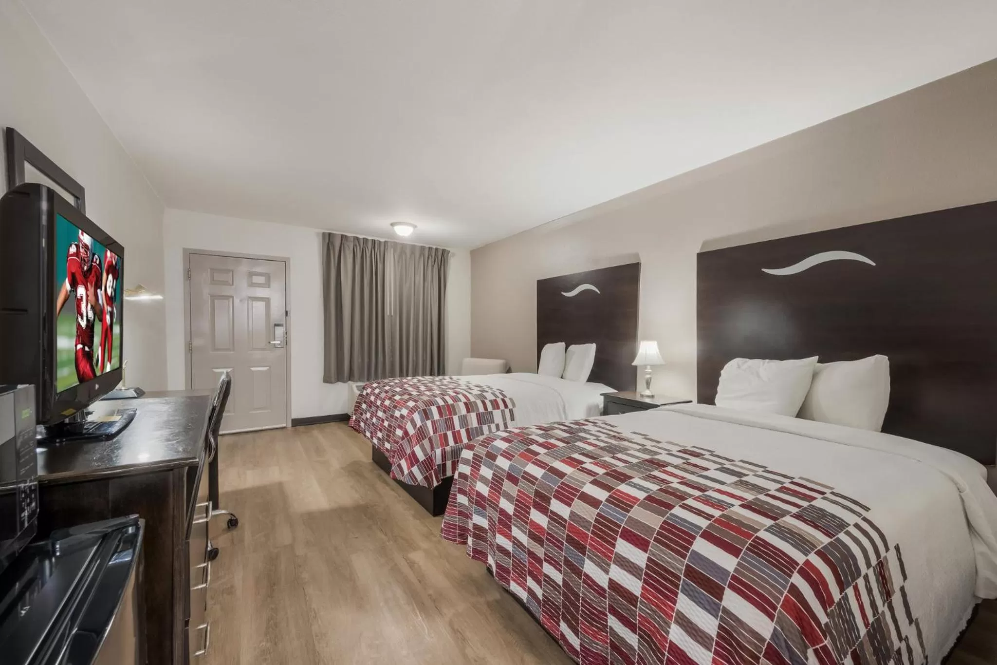 Deluxe Room with Two Double Beds Disability Access Roll-in Shower Non-Smoking in Red Roof Inn College Station