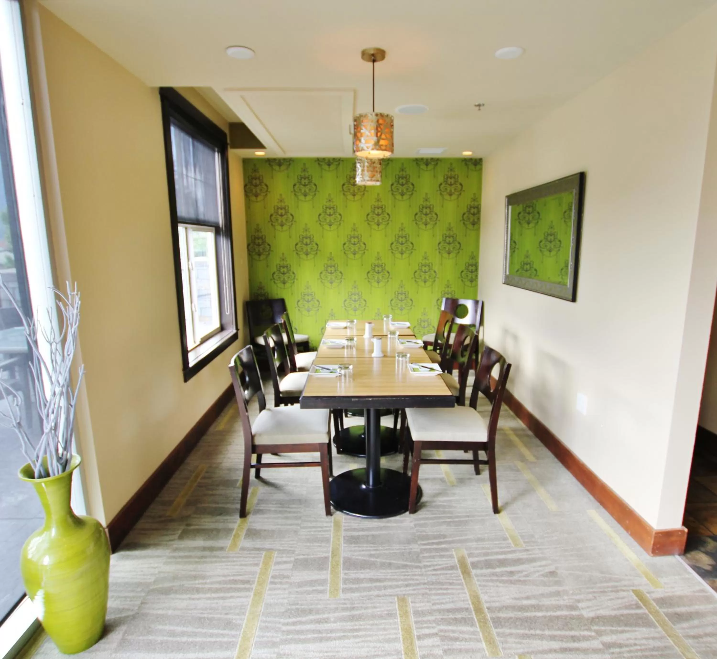 Restaurant/places to eat in Silver Creek Lodge