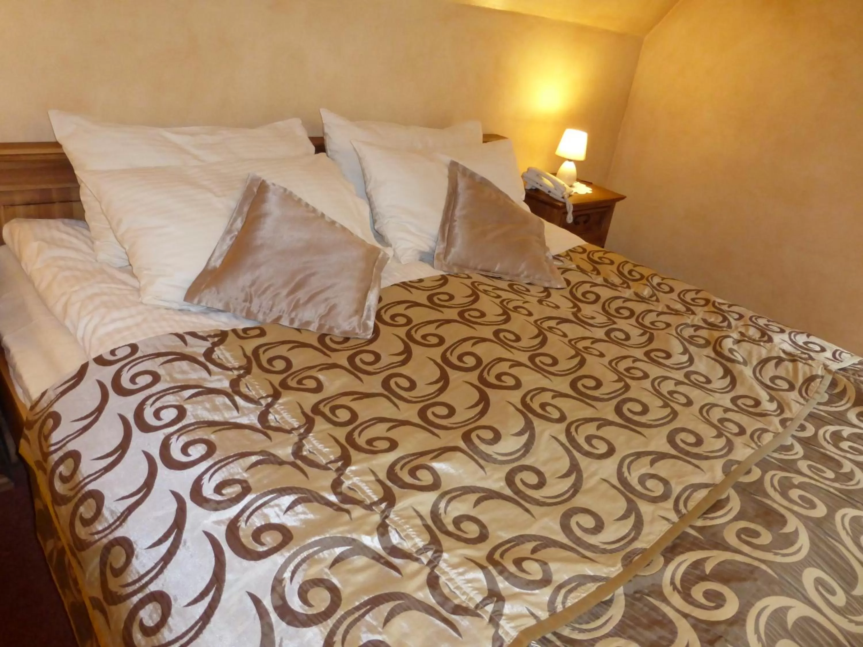 Bed in Hotel Dwór Karolówka