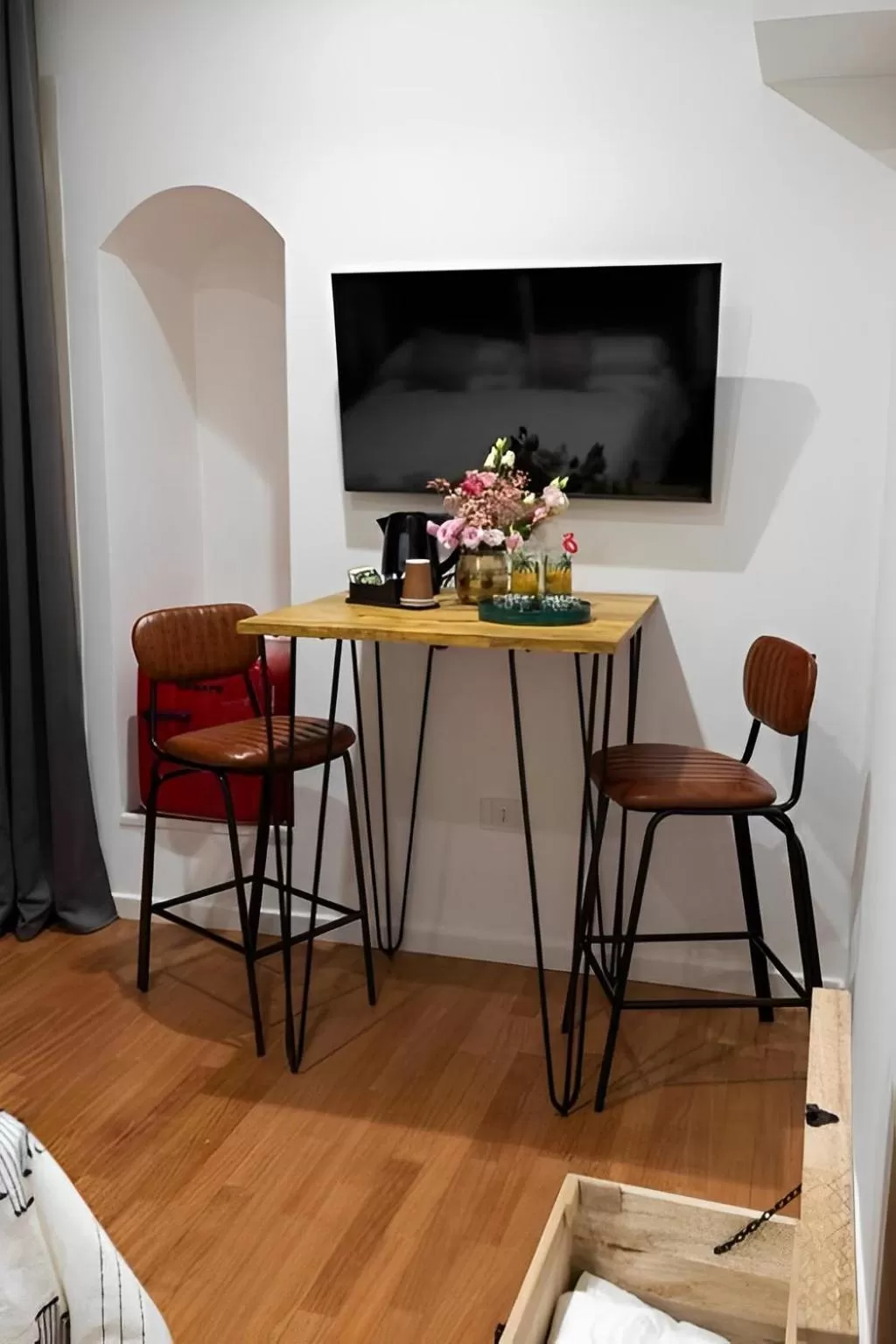 Seating area in MareLuna Rooms