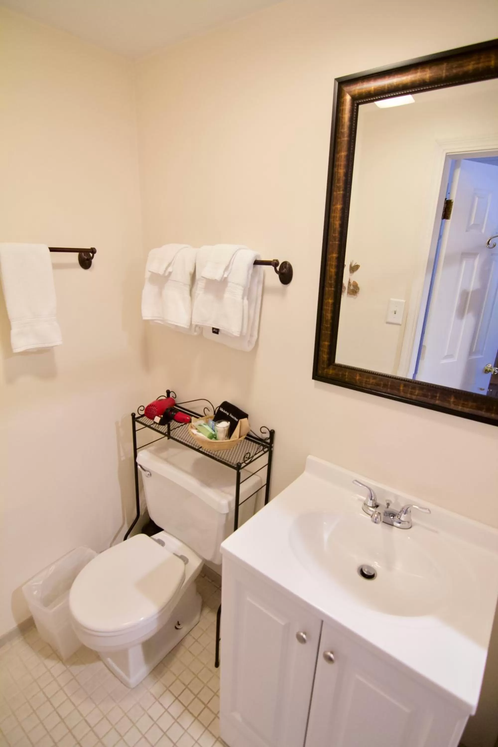 Bathroom in Hotel Frankfort & Restaurant