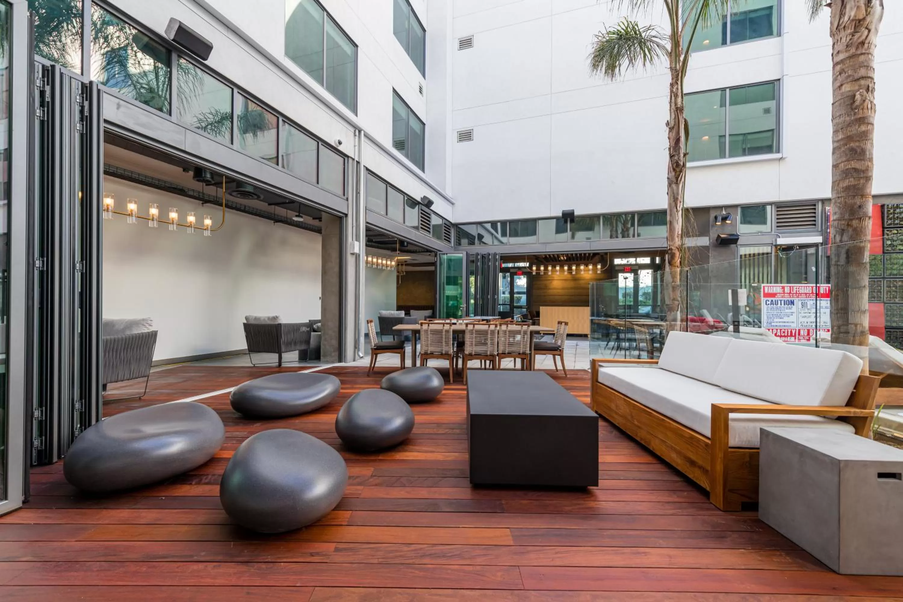 Lounge or bar in Shashi Hotel Mountain View Palo Alto