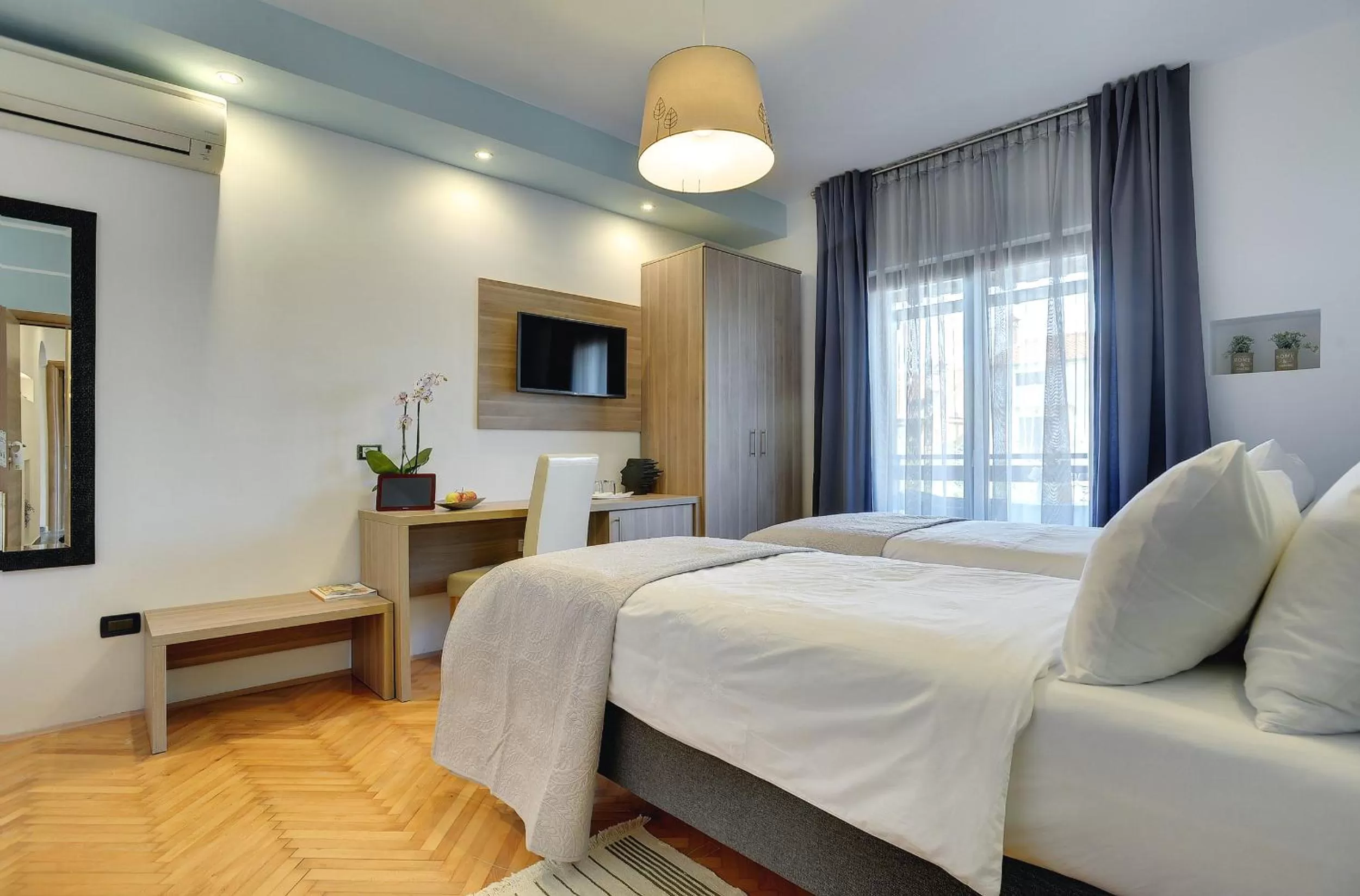 Bed in Villa B&B Marina & Parking Free