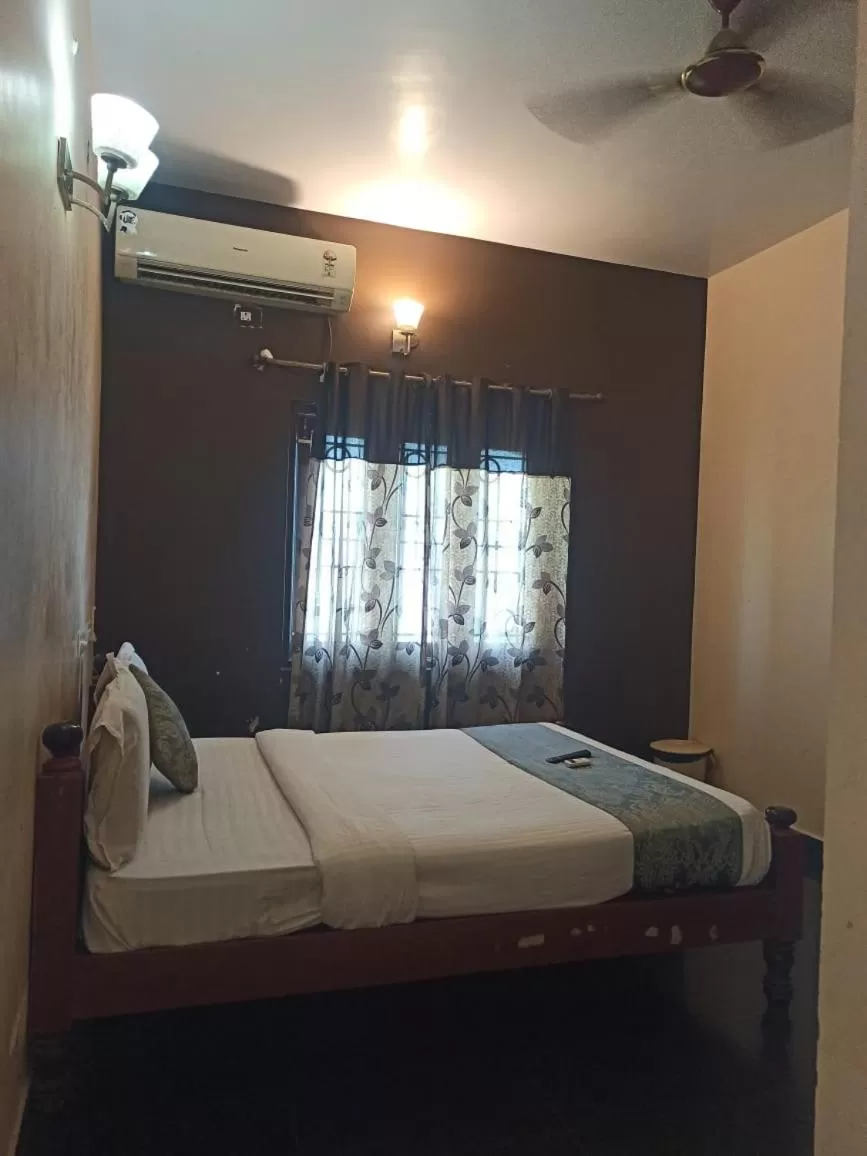 Bed in Le Grace Apollo