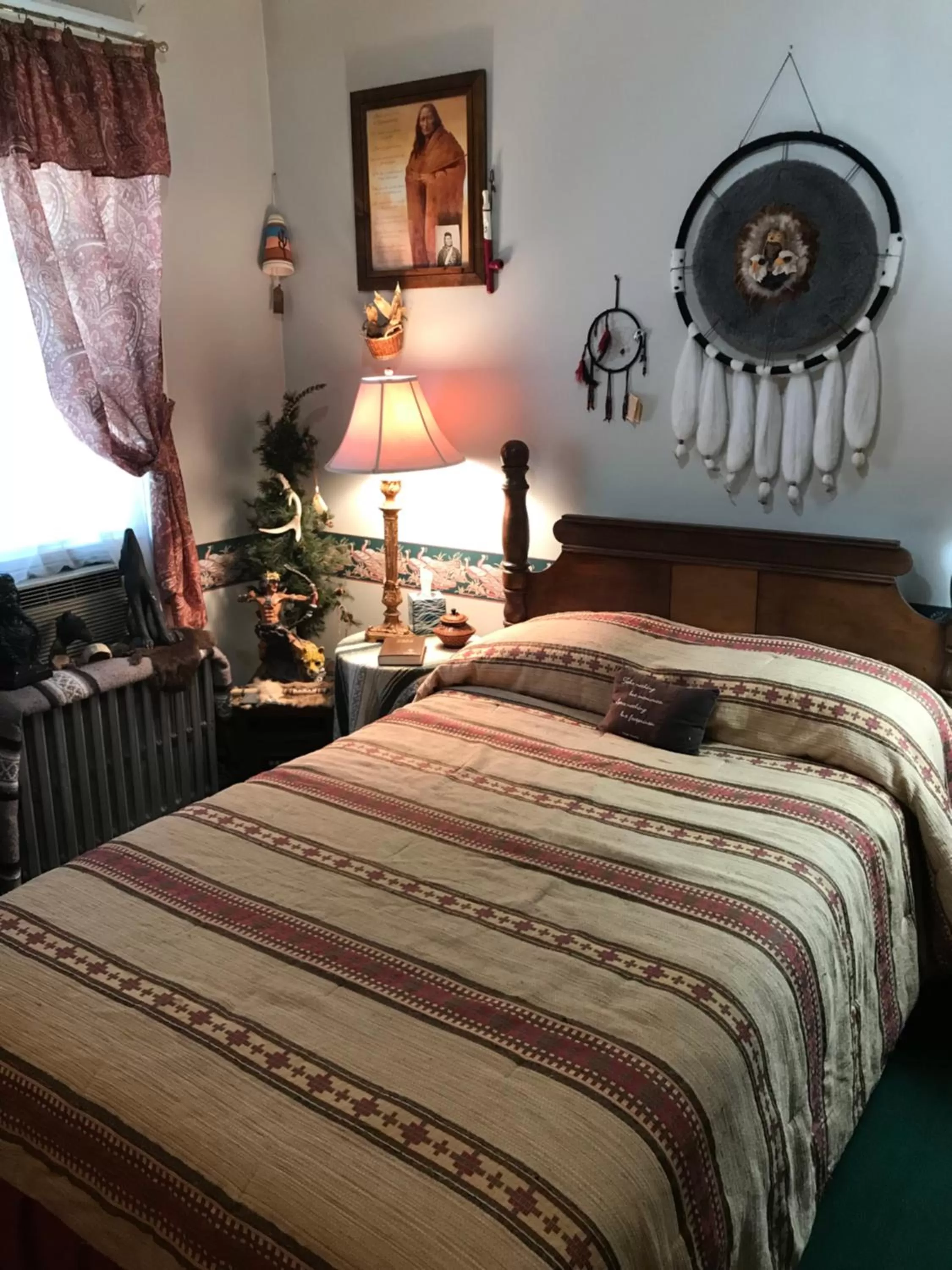 Bed in Armour's Hotel & Spa